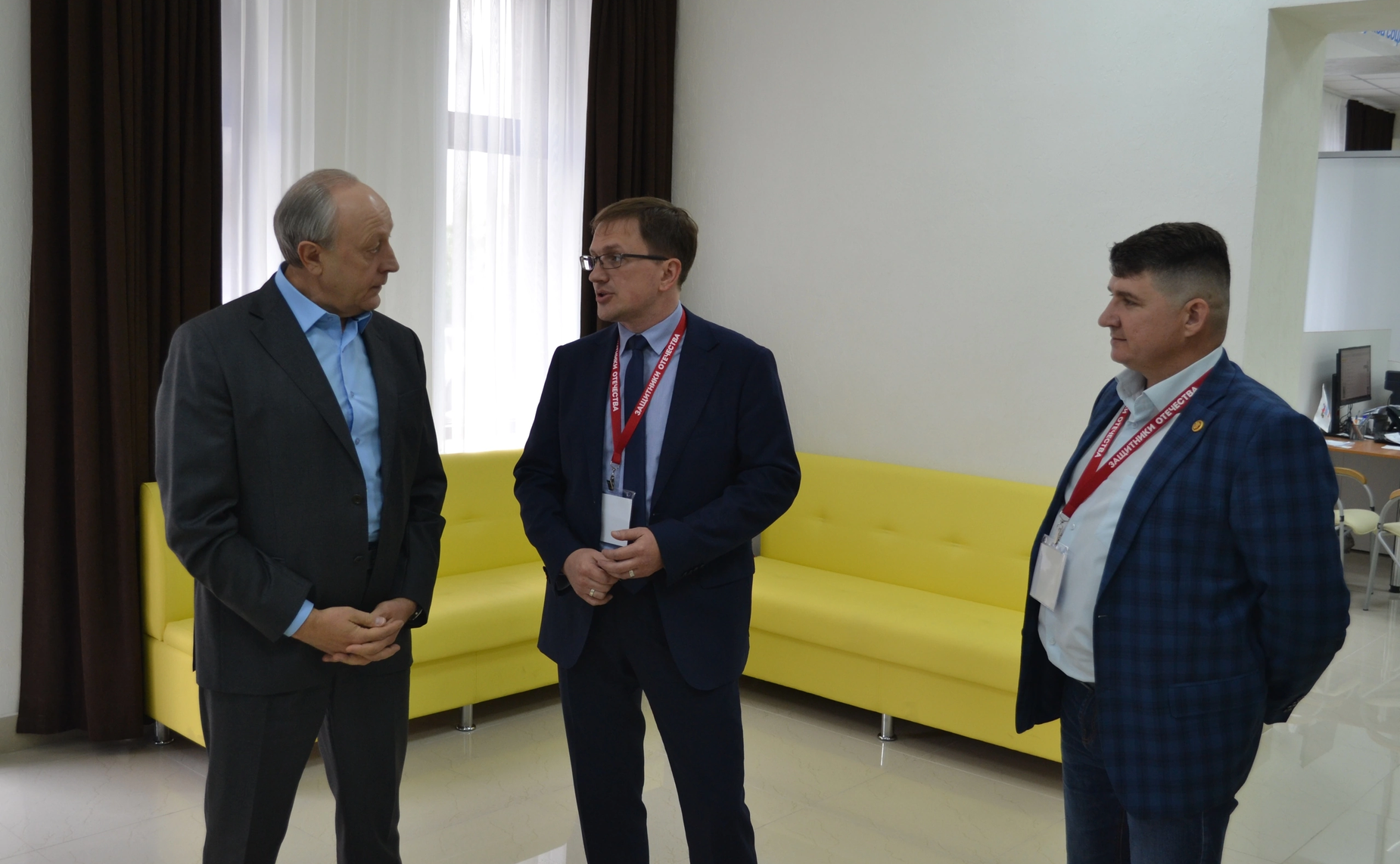Валерий Радаев посетил филиал фонда «Защитники Отечества» в Саратове