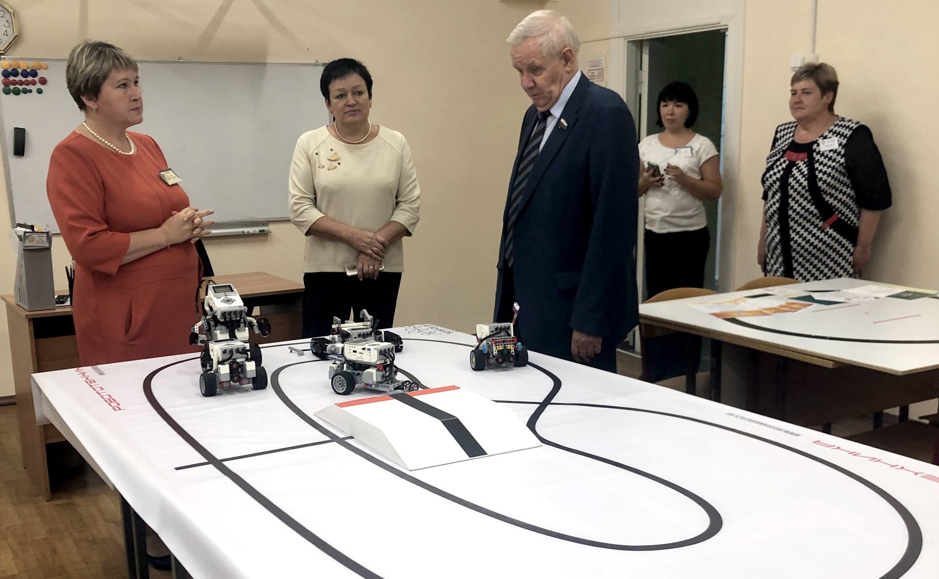 Валерий Марков посетил социально-культурные объекты приполярного города Усинска Республики Коми