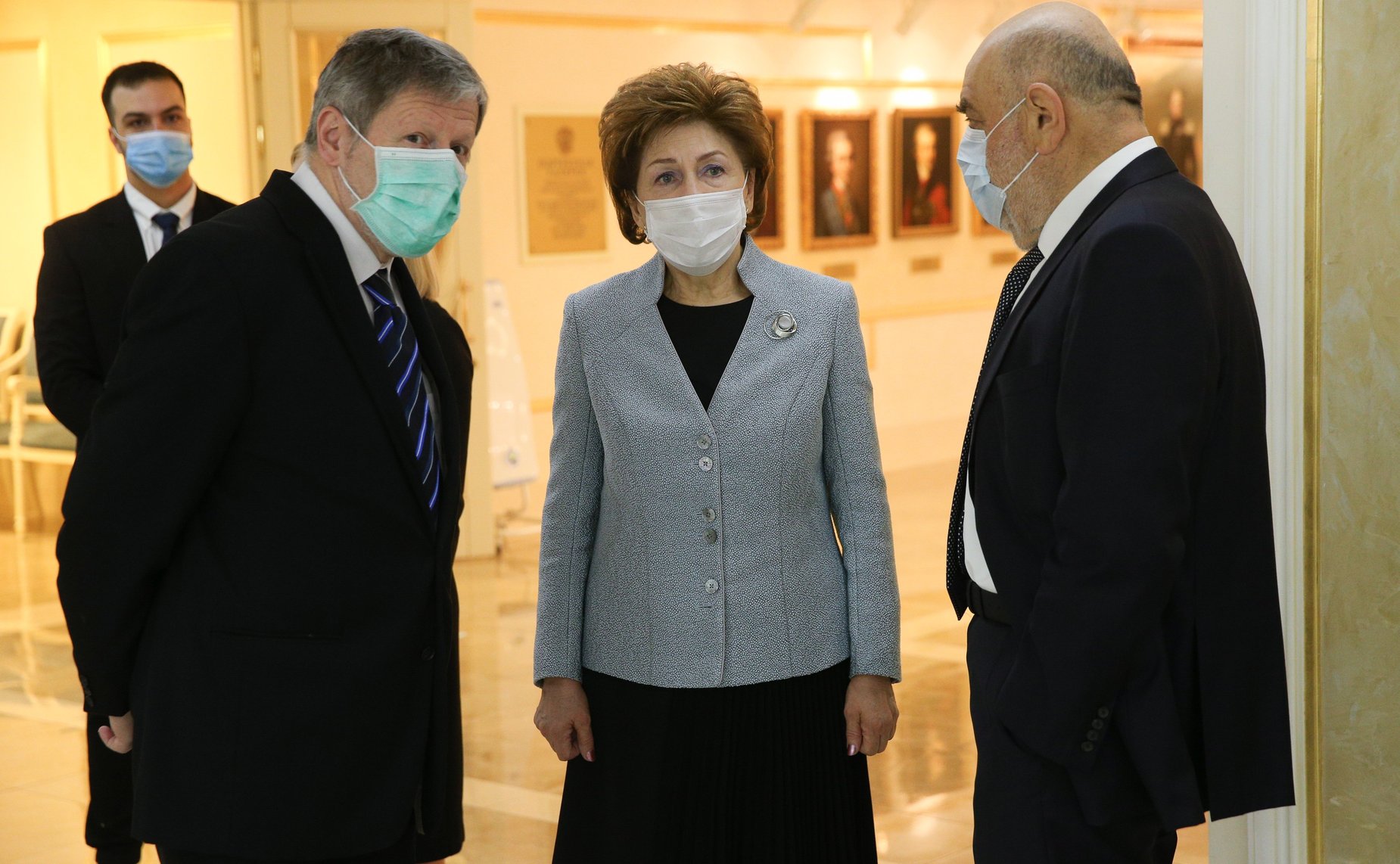 Открытие в Совете Федерации выставки «Лучи света: судьба женщины в годы Холокоста»