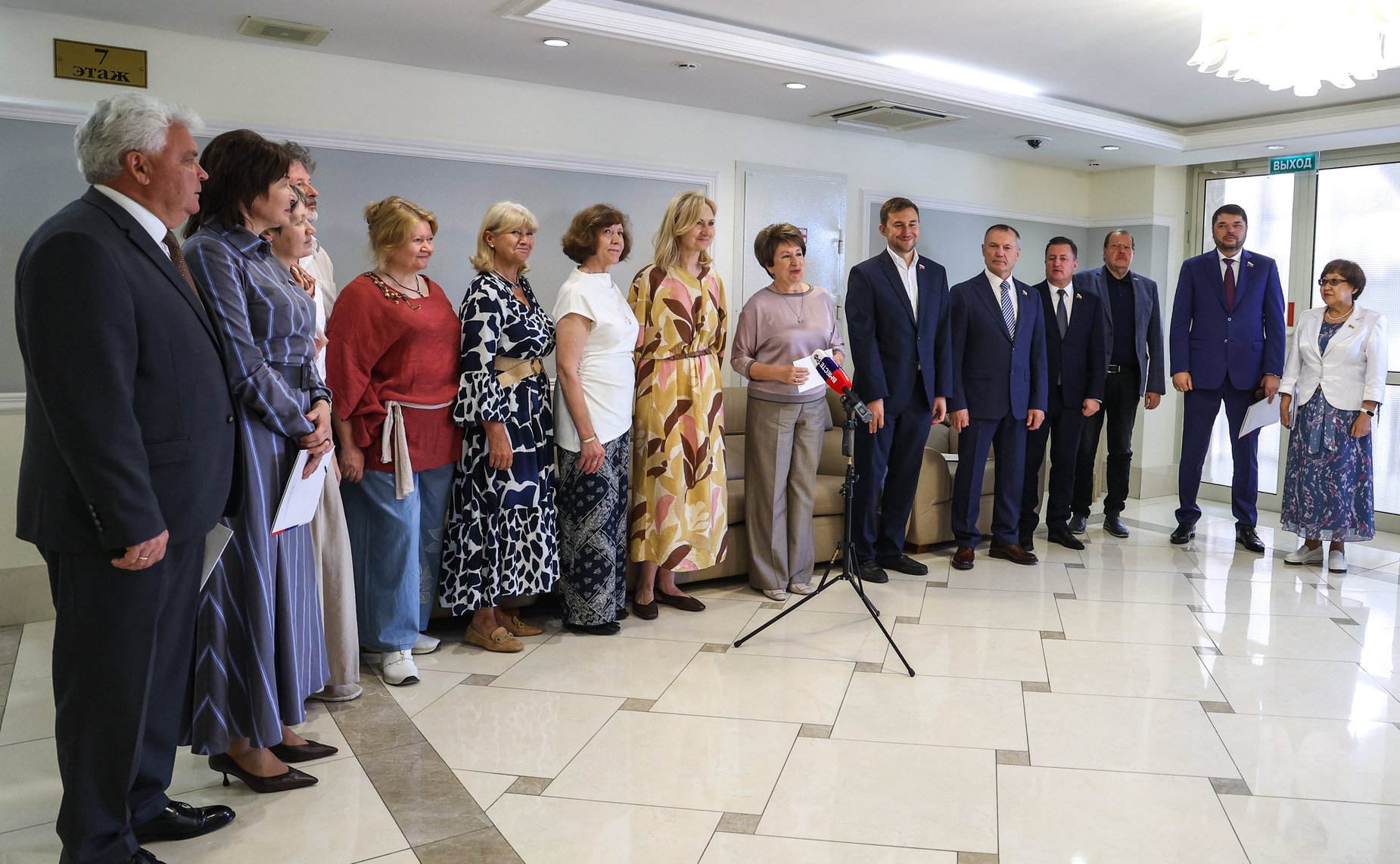 В Совете Федерации открылась экспозиция творческого объединения художников «Наш Крым»