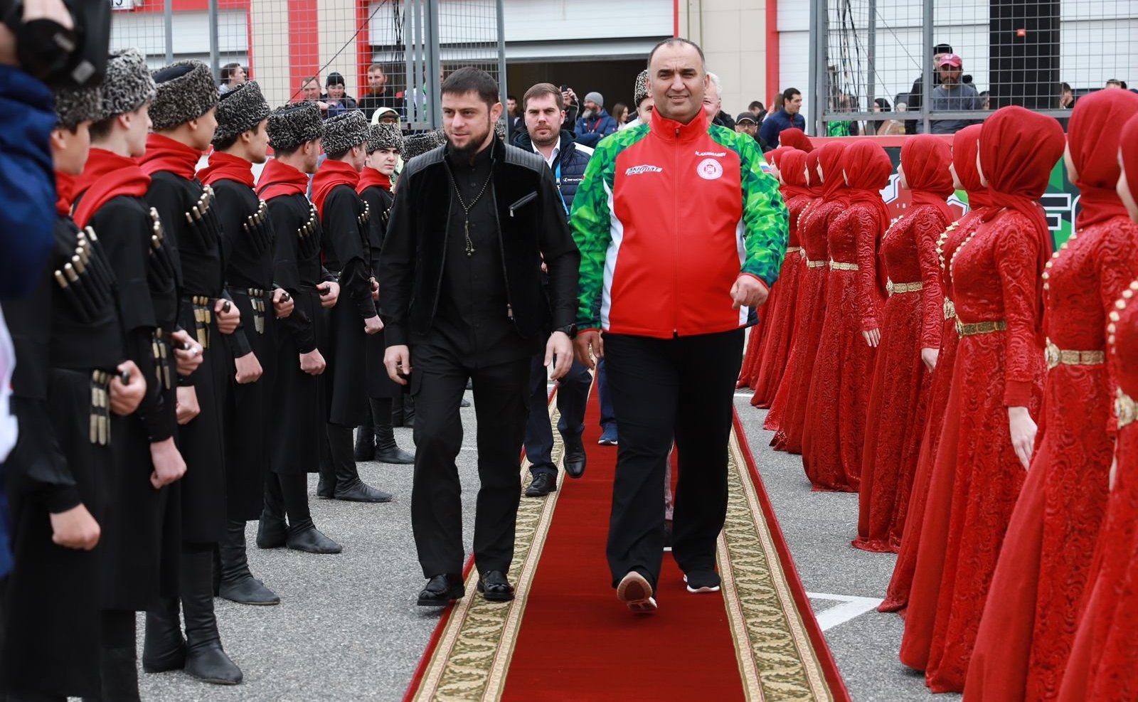 Мохмад Ахмадов принял участие в проведении на автодроме «Крепость Грозная» гонок на выносливость «AKHMAT Race 2021»