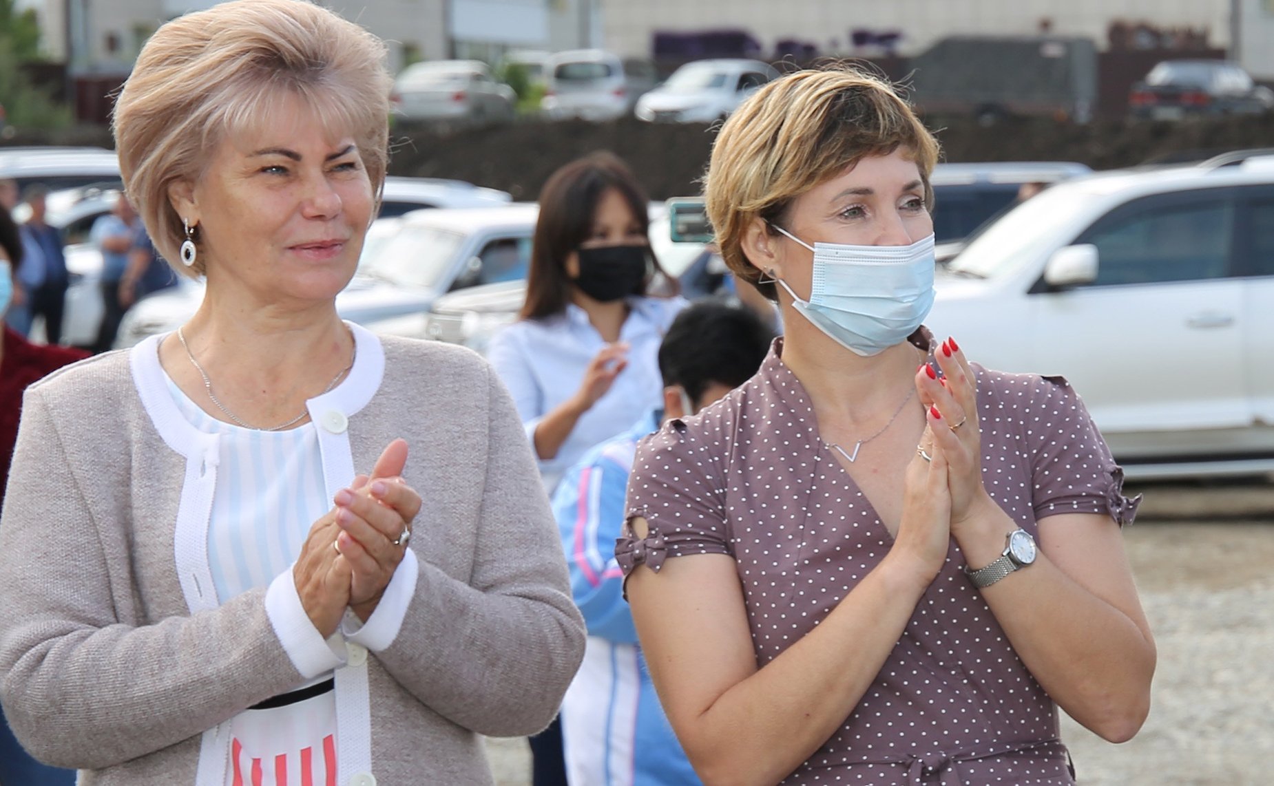 Татьяна Гигель в ходе рабочей поездки по региону приняла участие в церемонии закладки капсулы на строительной площадке национальной общеобразовательной школы №7 в городе Горно-Алтайске