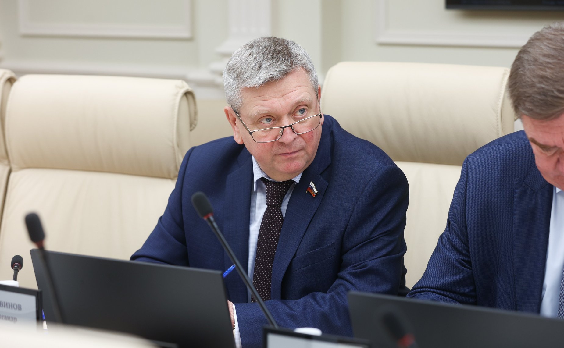 Александр Лутовинов
