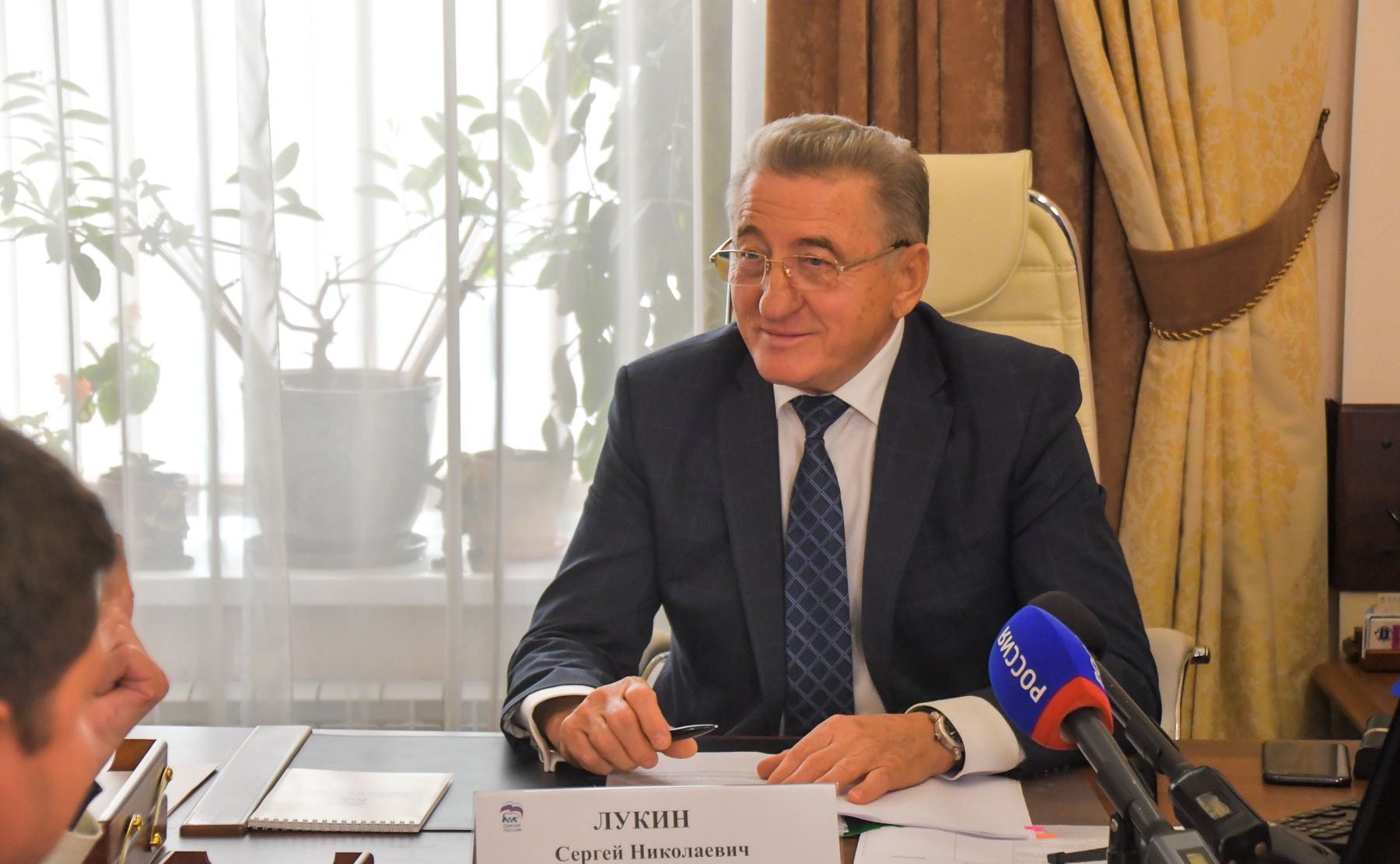 Сергей Лукин провел прием граждан по вопросам материнства и детства