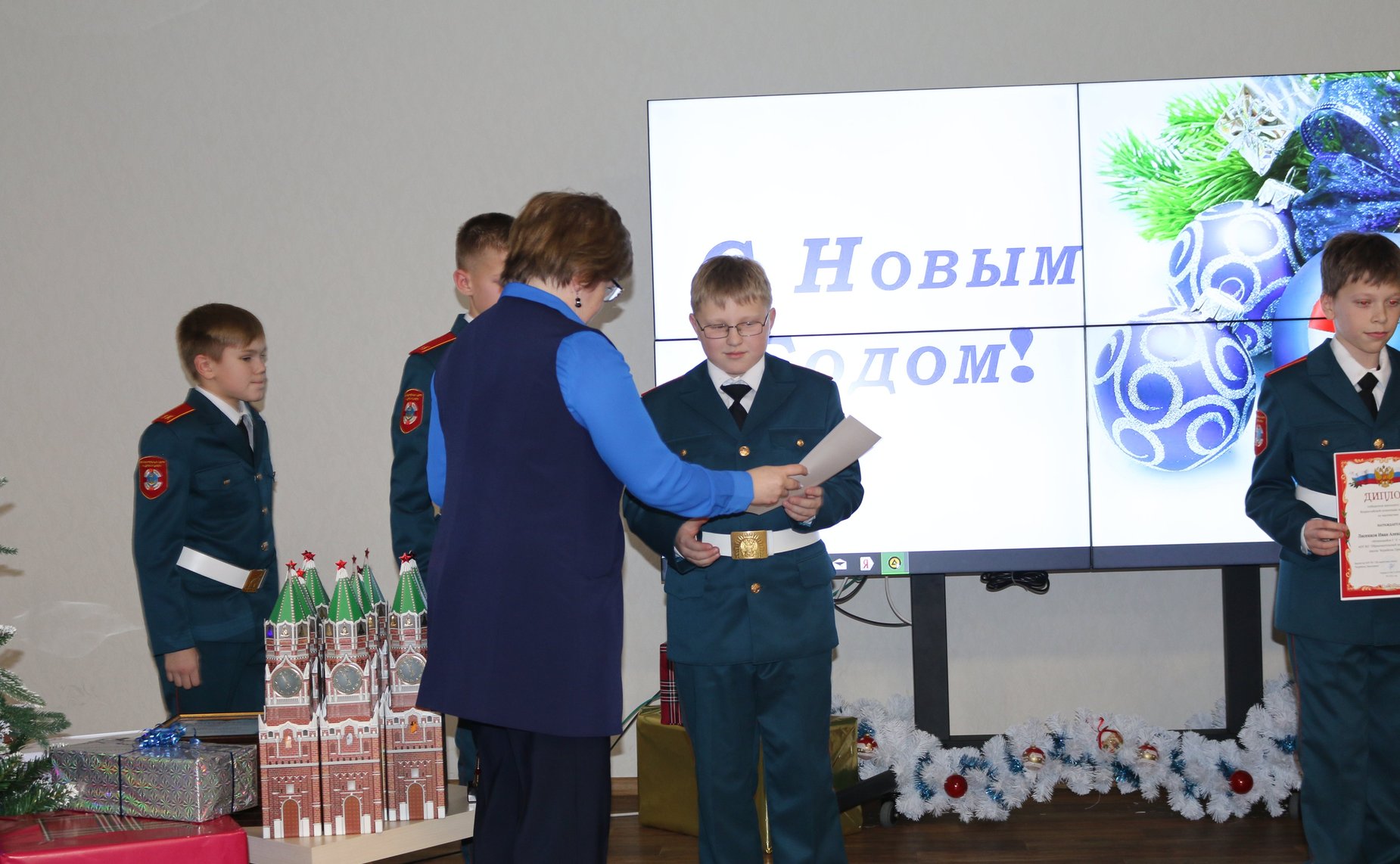 Встреча Юрия Воробьева с кадетами и педагогами образовательного центра «Корабелы Прионежья»