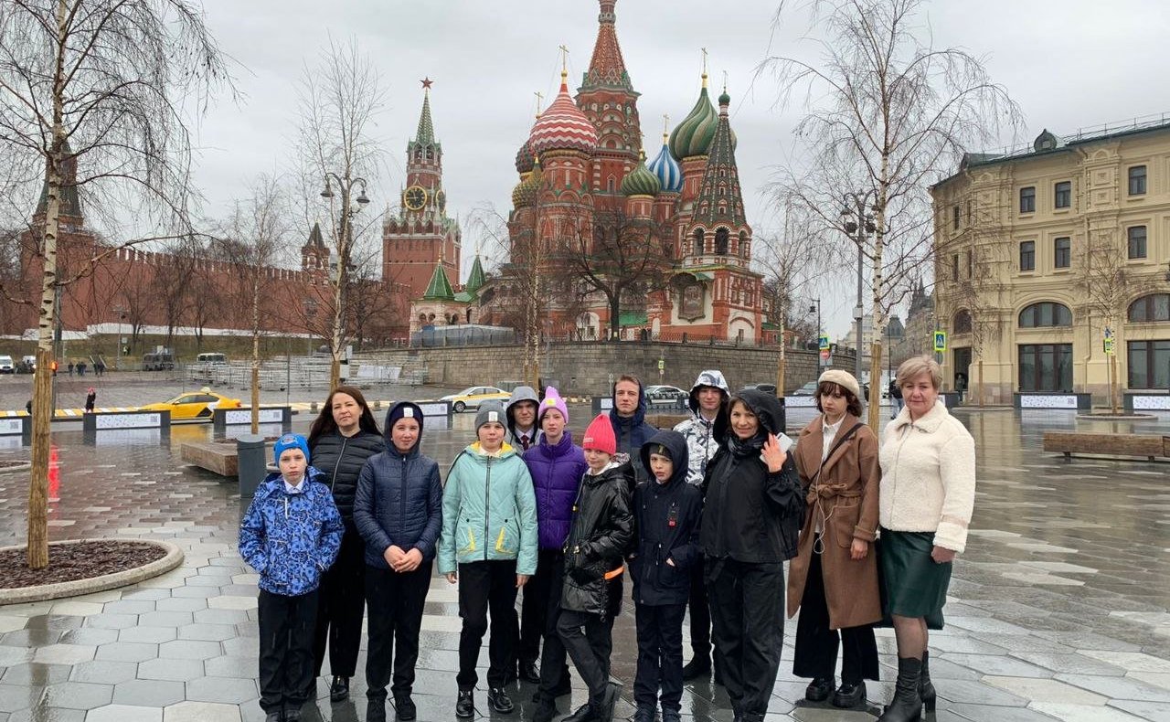 Юлия Лазуткина организовала поездку в Москву для воспитанников и педагогов детского дома Пензенской области