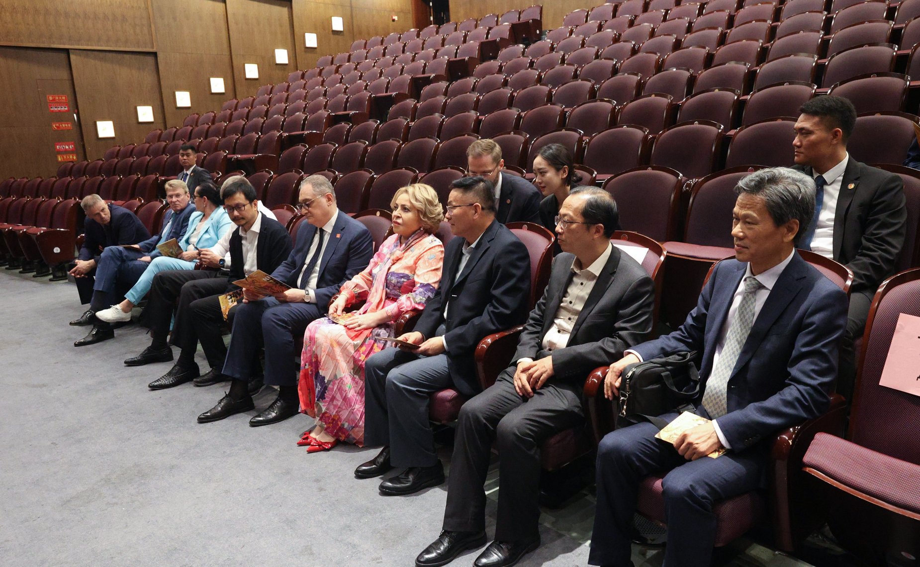 Посещение Председателем Совета Федерации Валентиной Матвиенко Пекинского института танцев