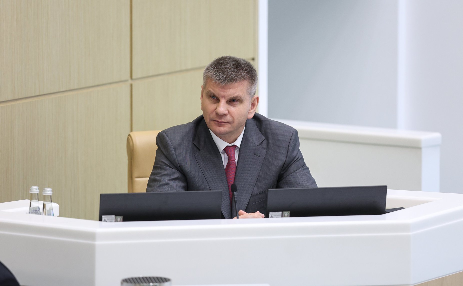 Геннадий Голов