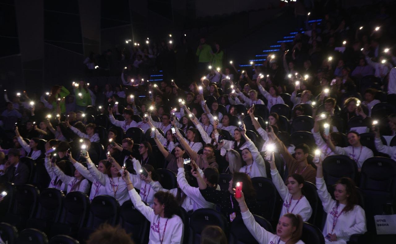 Андрей Хапочкин принял участие в церемонии открытия фестиваля «Студенческая весна» в Сахалинской области
