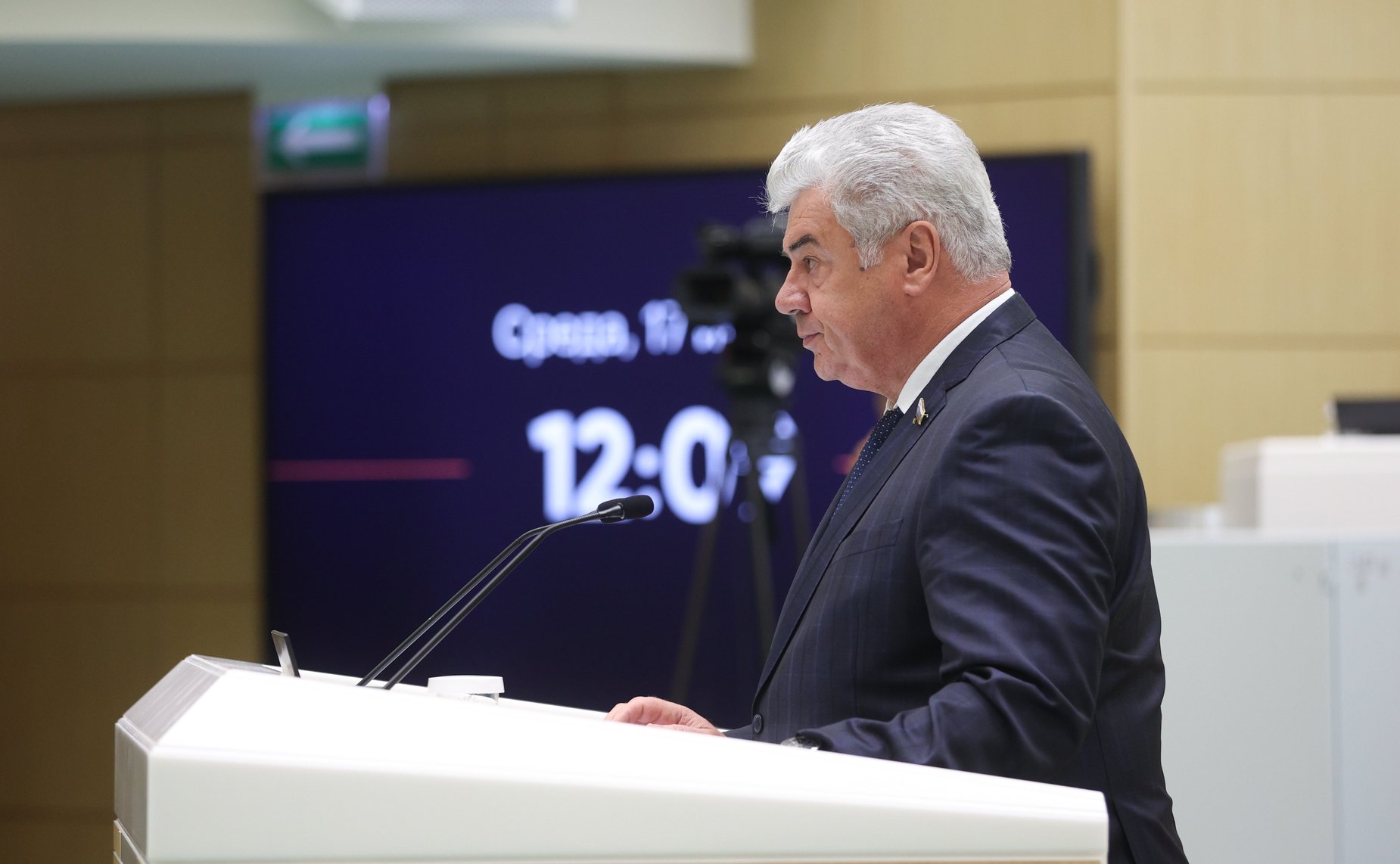 Виктор Бондарев