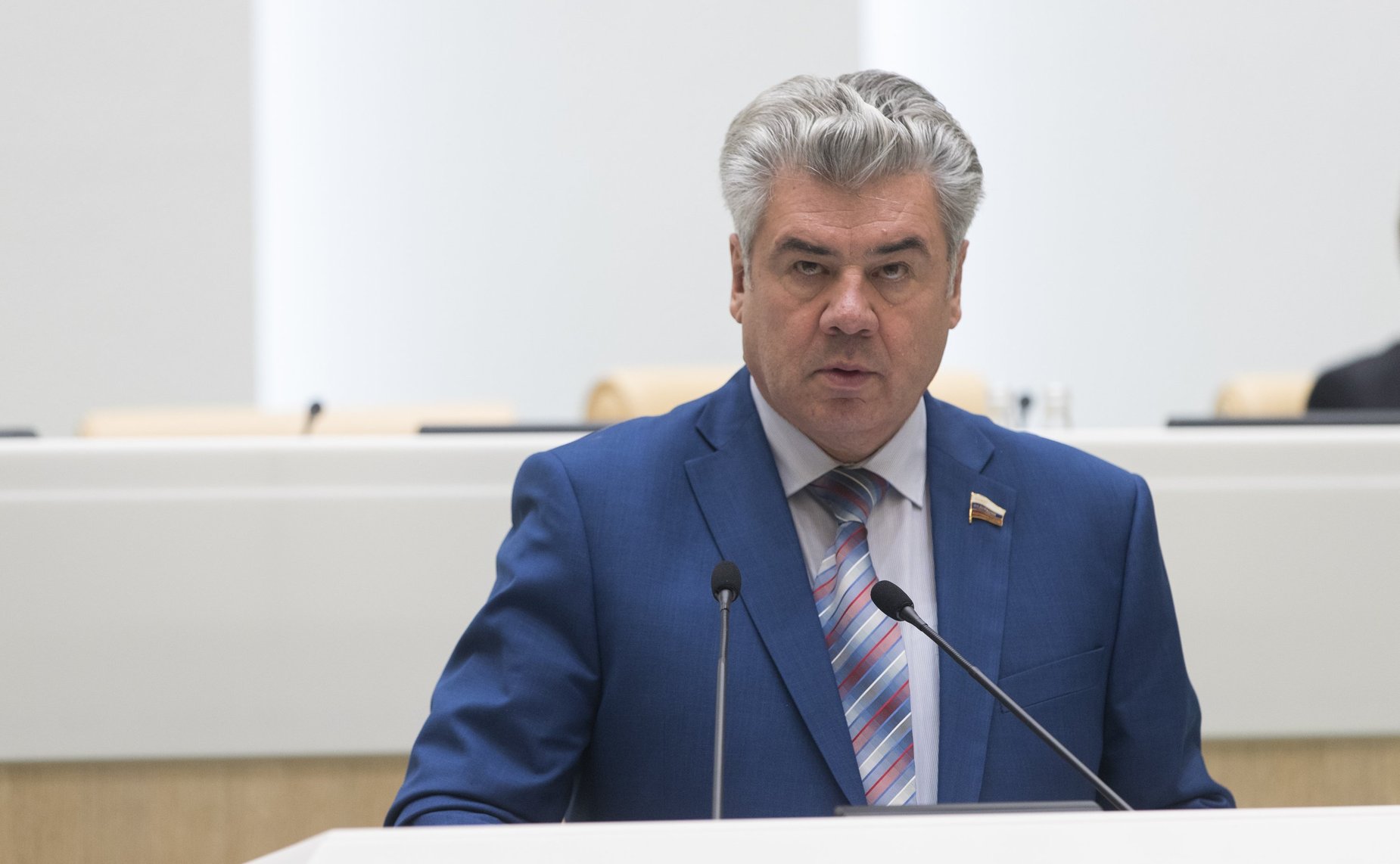 В. Бондарев