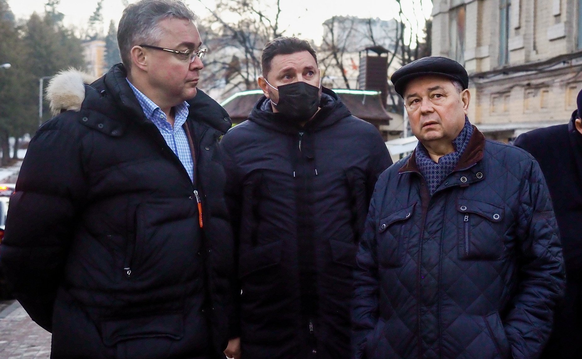 Анатолий Артамонов в рамках рабочей поездки посетил объекты социальной сферы Кисловодска и оценил ход работ по благоустройству города-курорта