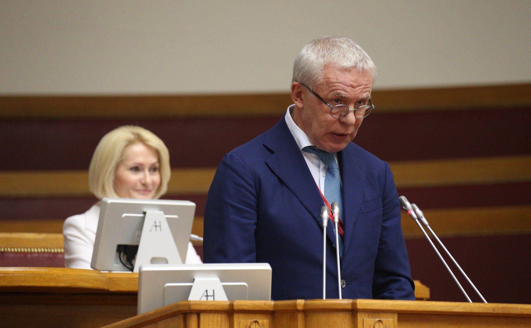 Пленарное заседание IX Невского международного экологического конгресса «Экология планеты — устойчивое развитие»