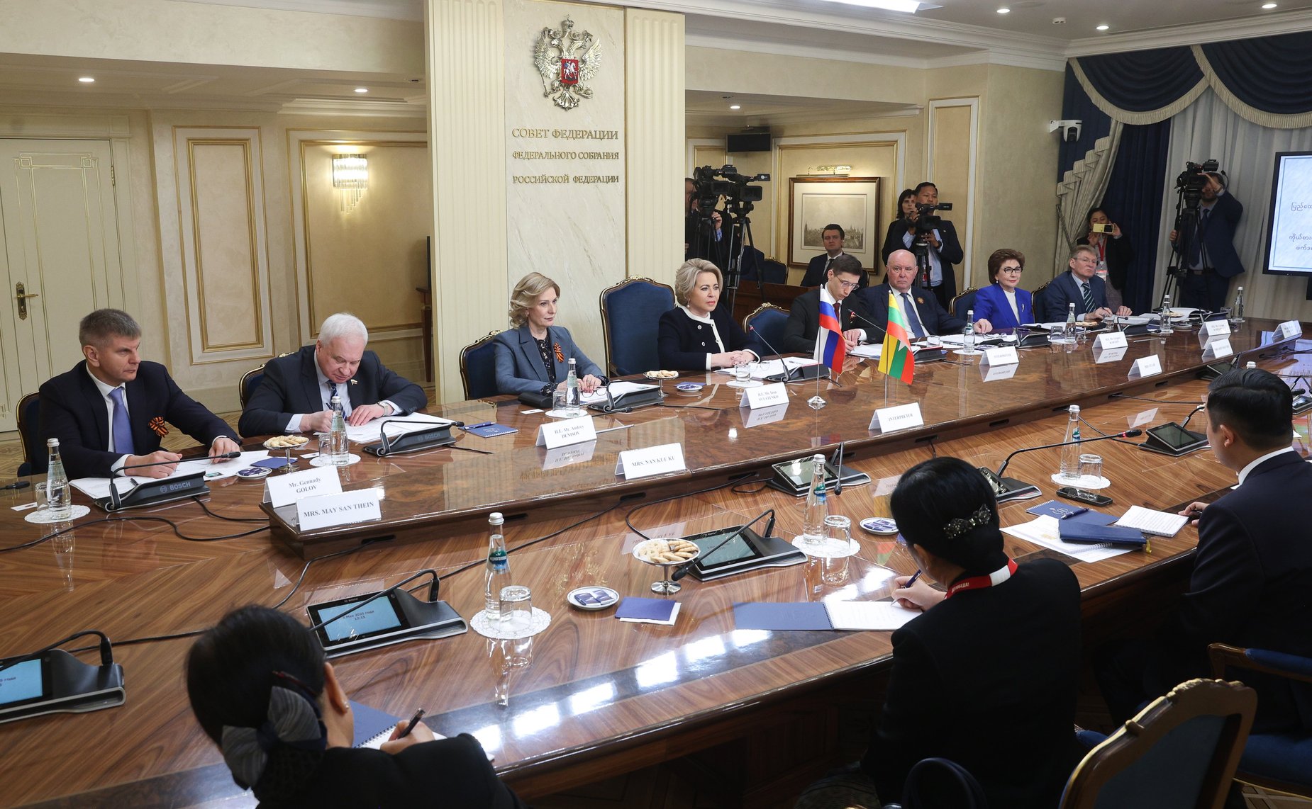 Валентина Матвиенко провела встречу с супругой Председателя Государственного административного совета, Премьер-министра Республики Союз Мьянма Чжу Чжу Хла