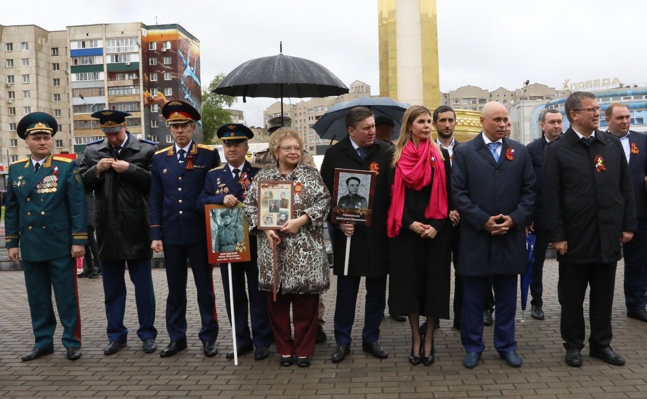 Оксана Хлякина приняла участие в праздничных мероприятиях, посвященных 77-летию годовщине Победы в Великой Отечественной войне