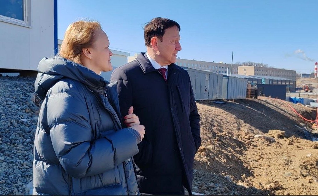 Александр Ролик в ходе региональной недели побывал на строящихся объектах пилотной площадки Инновационного научно-технологического центра «Русский» (ИНТЦ)