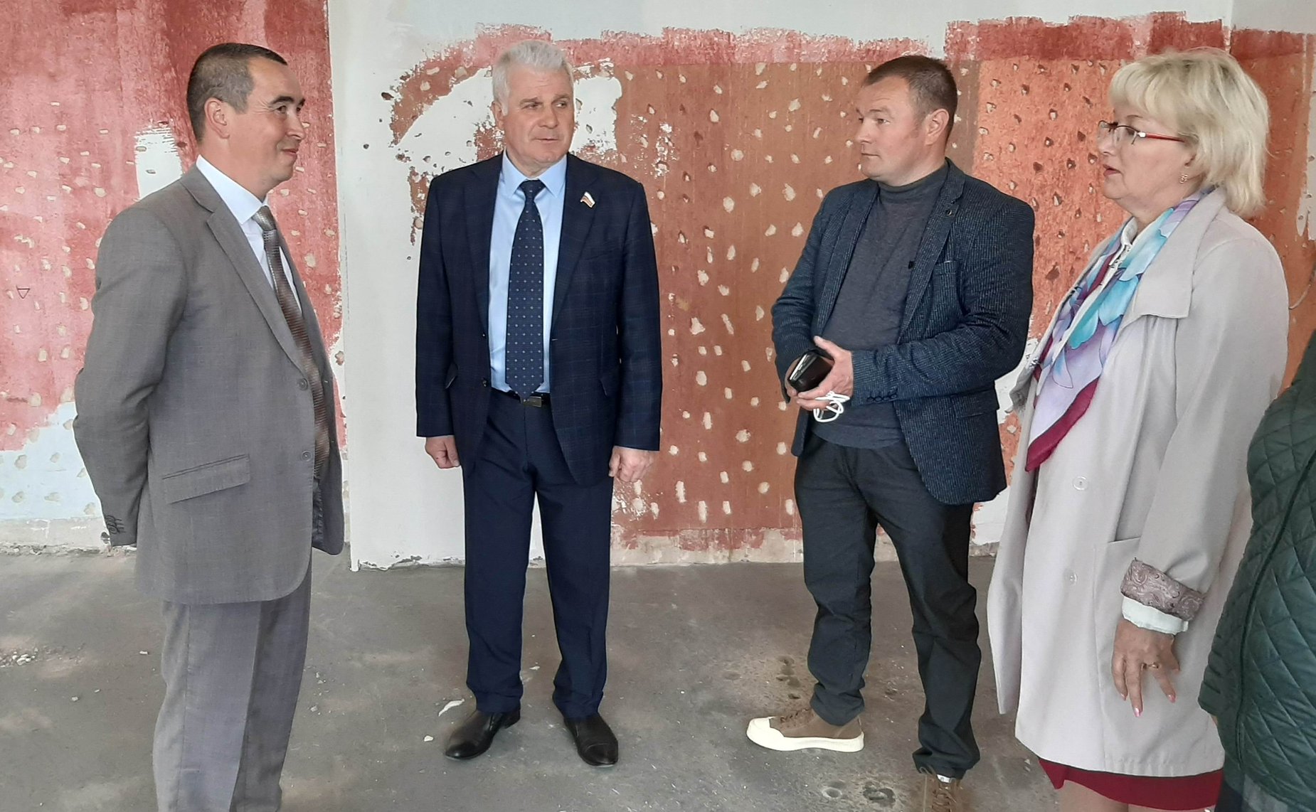 Сергей Мартынов проинспектировал ход ремонтных работ в Лажъяльской школе Сернурского района в рамках подготовки к началу учебного года