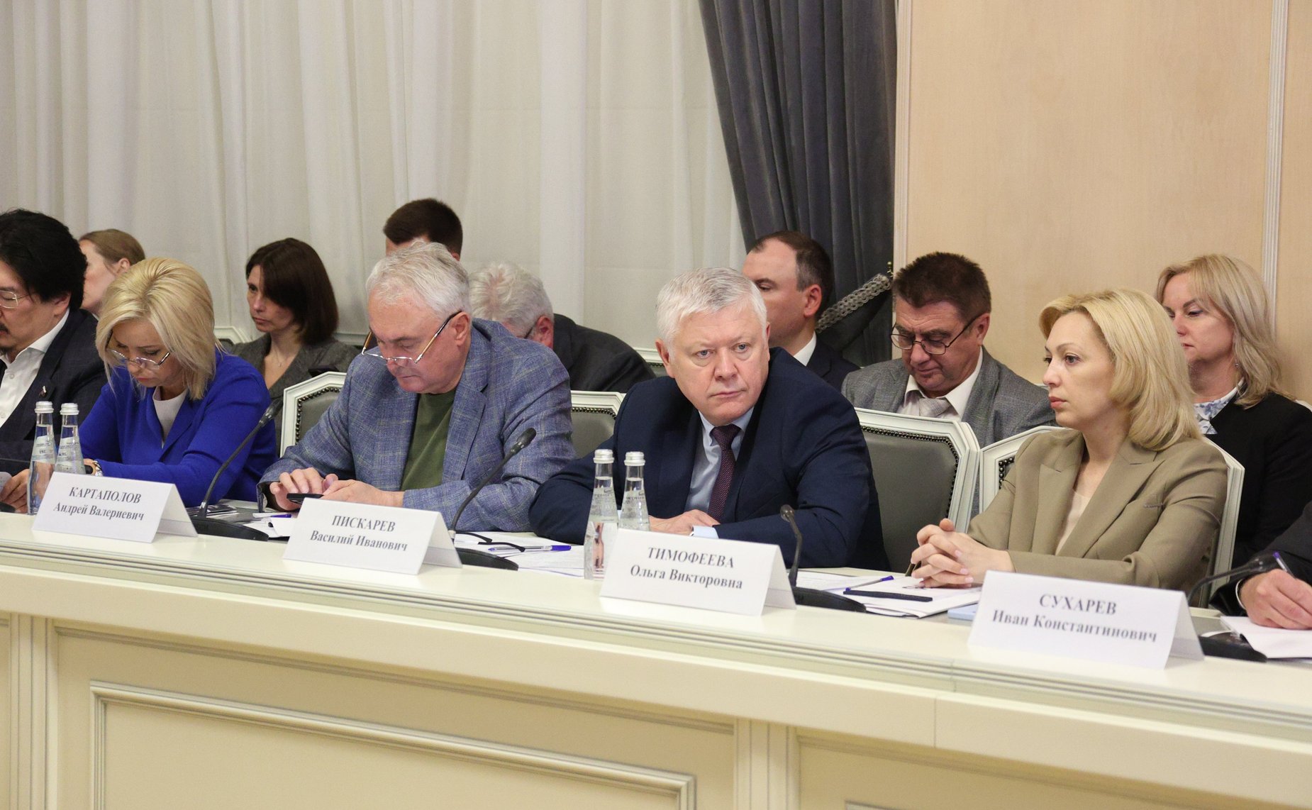Заседание парламентской комиссии по расследованию преступных действий в отношении несовершеннолетних со стороны киевского режима