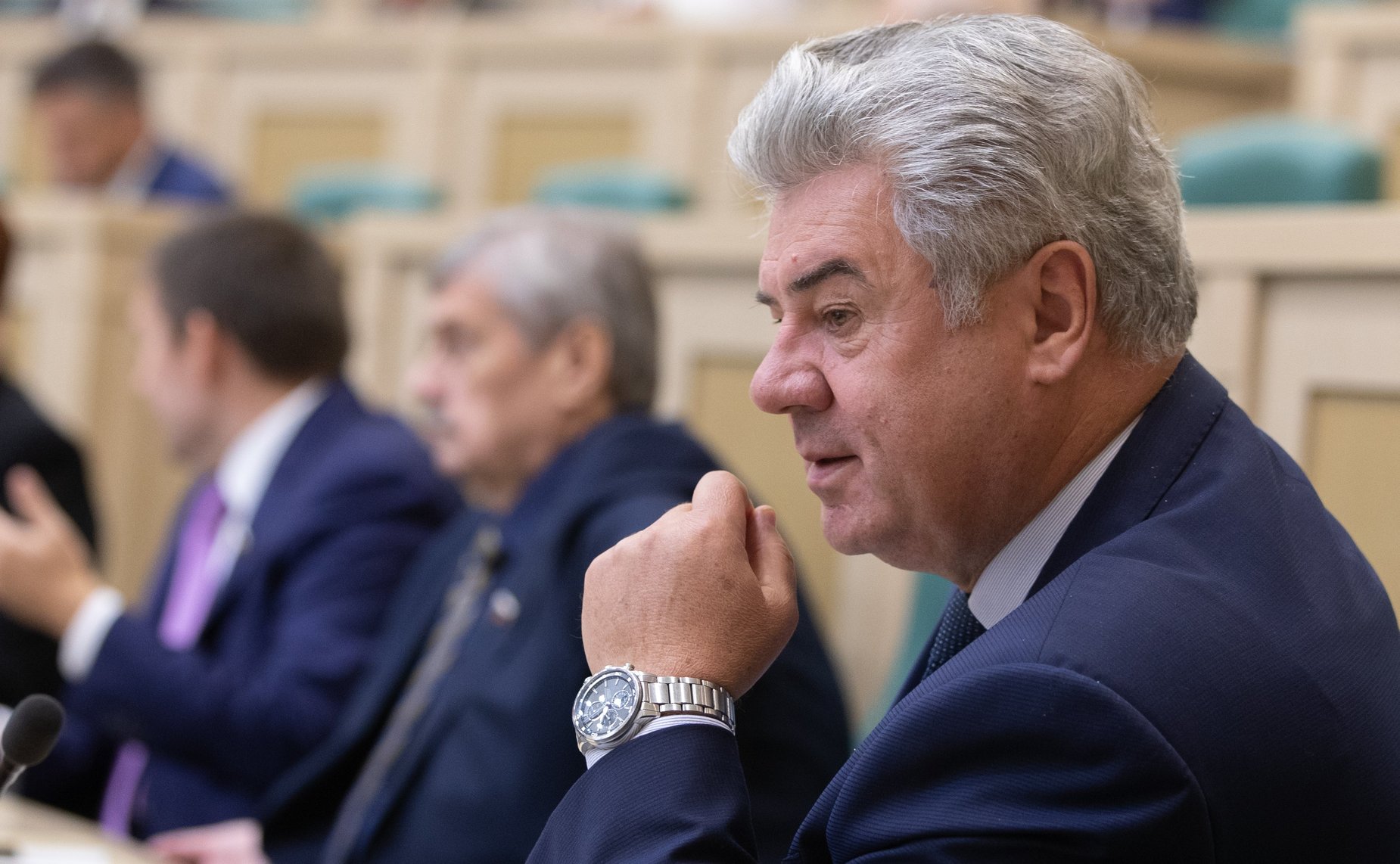 Виктор Бондарев