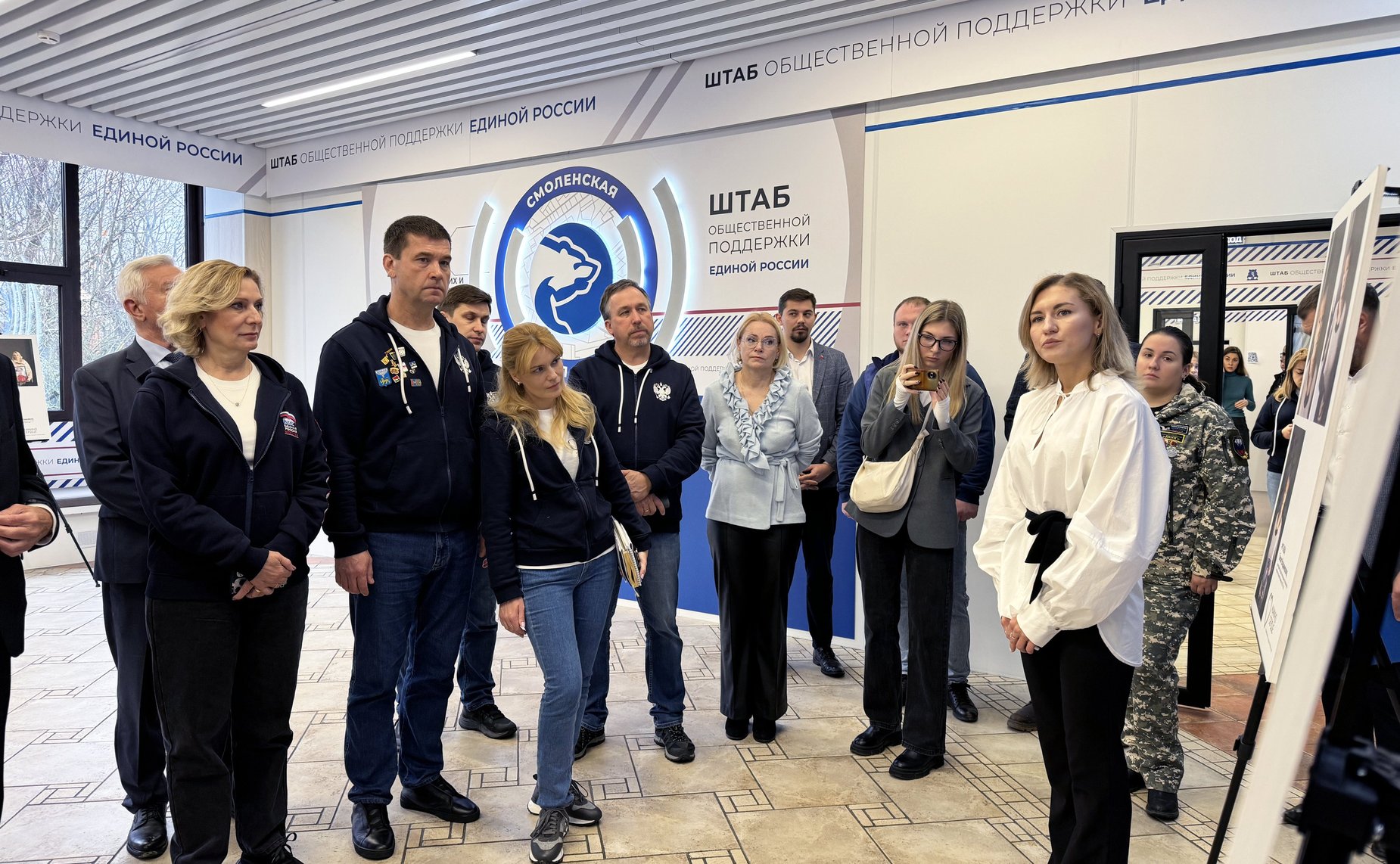 Сенаторы РФ провели встречу с представителями Фонда «Защитники Отечества» и посетили выставку «Мамино сердце»