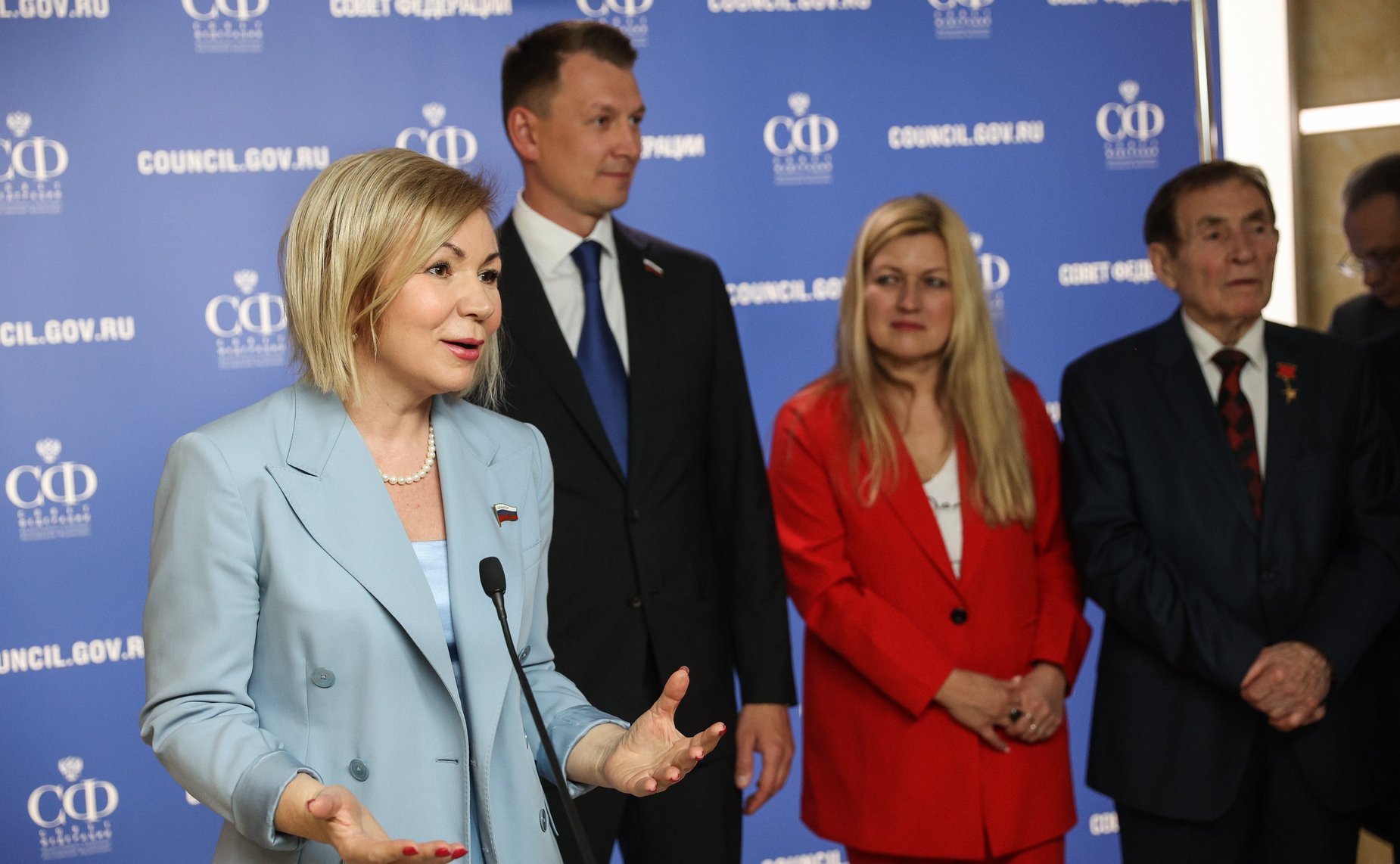 Награждение призеров Всероссийской сетевой акции «Подвиг села: наставники» и 7 творческих коллективов