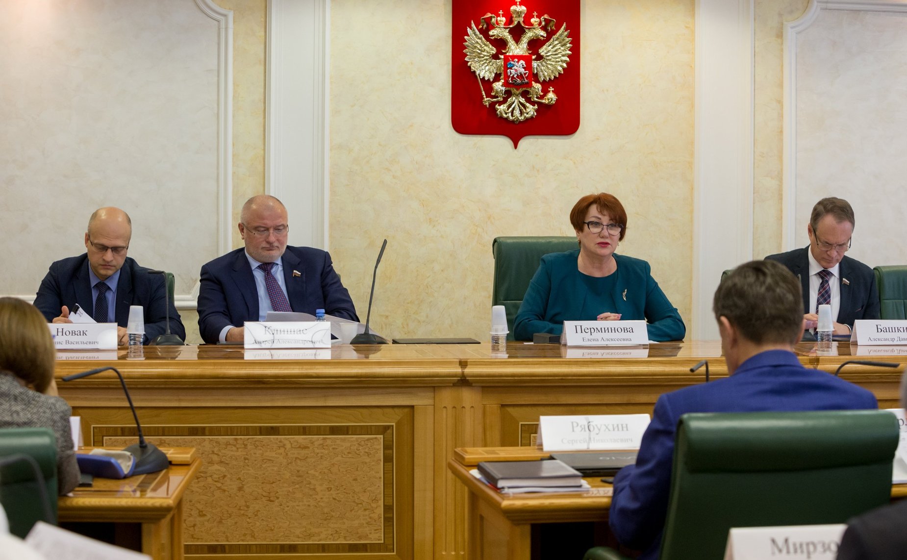 «Круглый стол» на тему «Актуальные вопросы организации системы нотариата, формирования стоимости нотариальных услуг, финансового обеспечения деятельности и ответственности нотариусов»