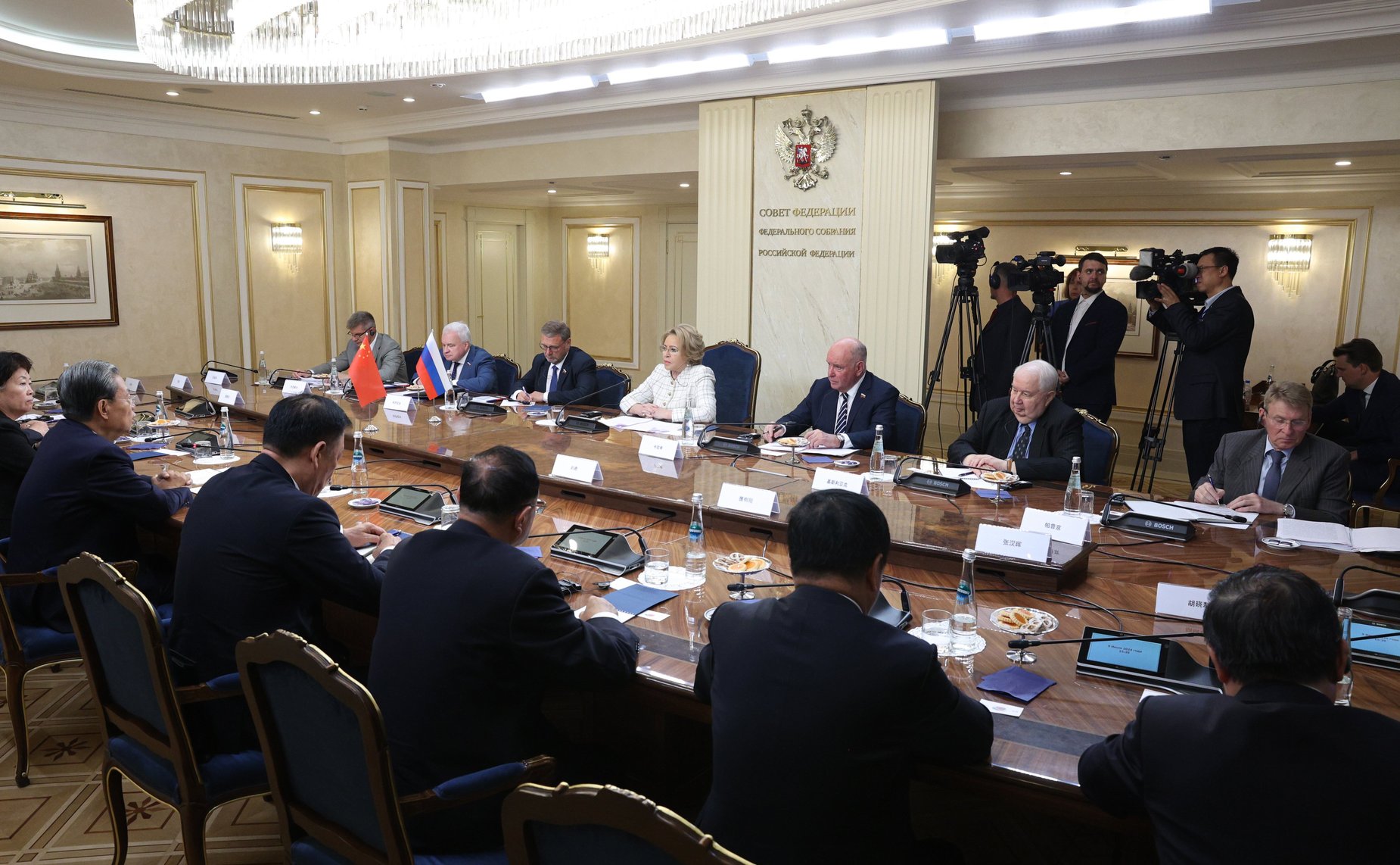 Валентина Матвиенко провела встречу с Председателем Постоянного комитета Всекитайского собрания народных представителей КНР Чжао Лэцзи