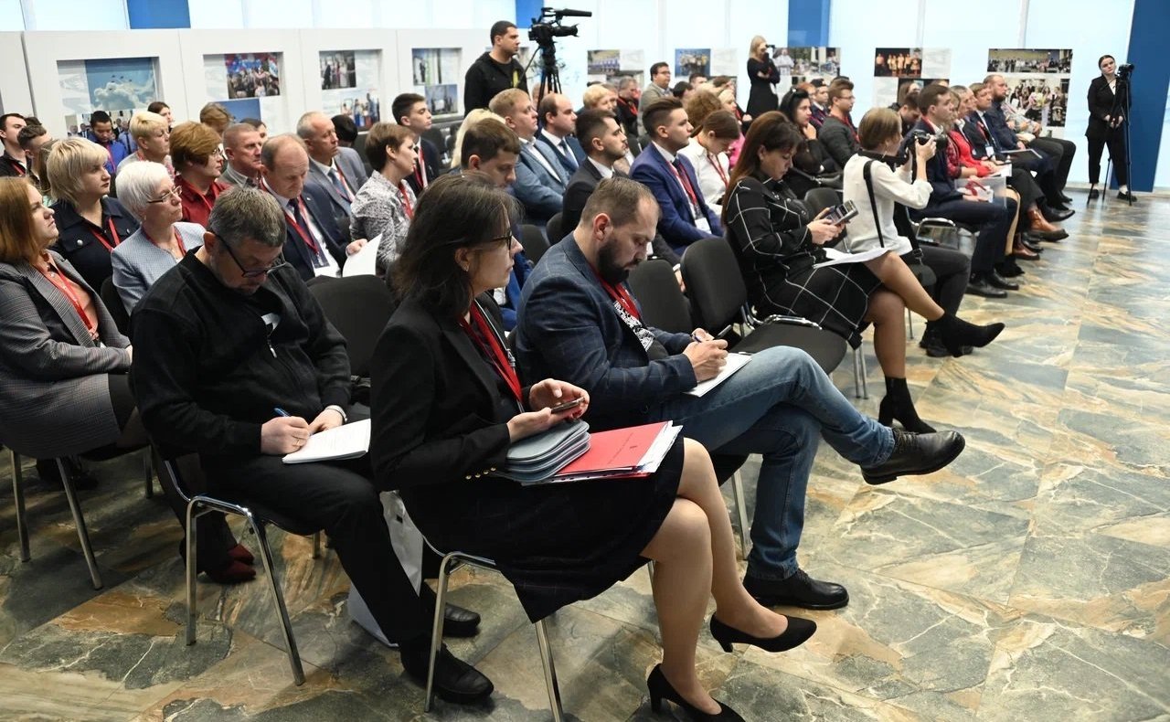 Нина Куликовских приняла участие в Первом межрегиональном форуме молодых парламентариев на тему народного ополчения Великой Отечественной войны