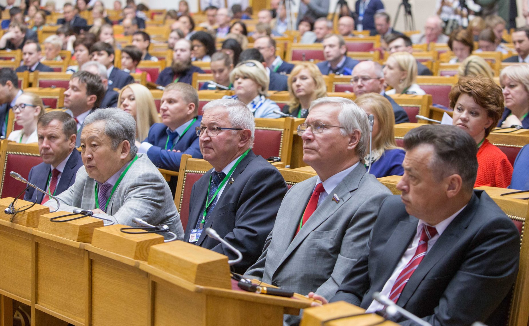 Пленарное заседание VII Невского международного экологического форума Тулохонов, Дидигов, Савинов