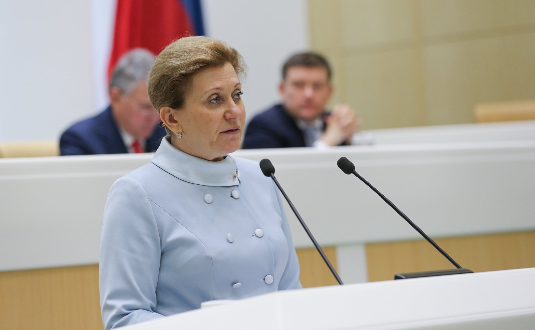 Анна Попова