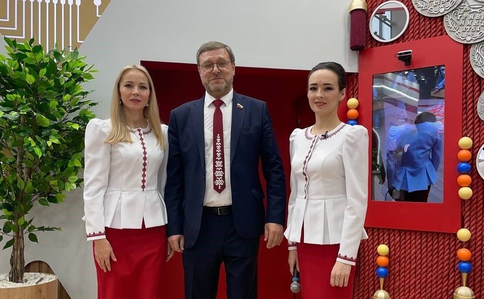 Константин Косачев принял участие в открытии стенда региона «Марий Эл. Единство природы и технологий». Мероприятие состоялось в рамках выставки «Россия»