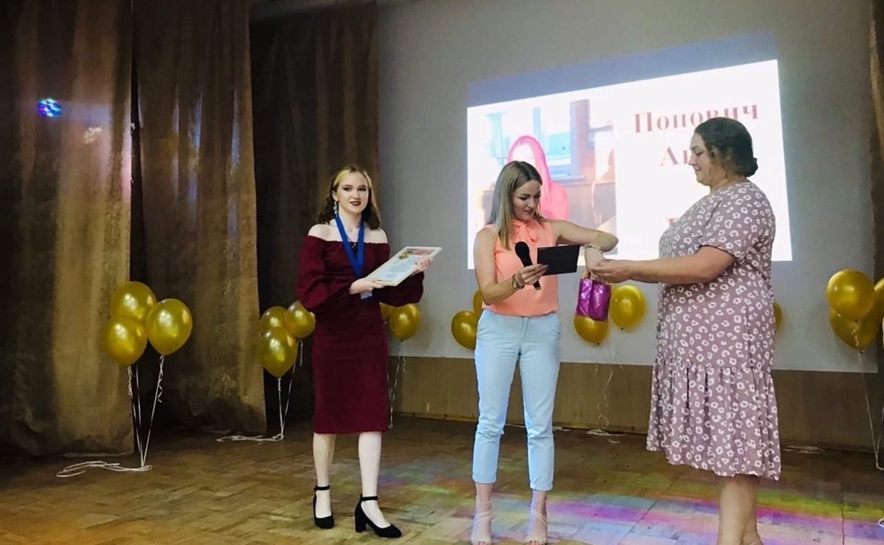 Ирина Кожанова приняла участие в торжественном вручении дипломов выпускникам Смоленского техникума железнодорожного транспорта, связи и сервиса