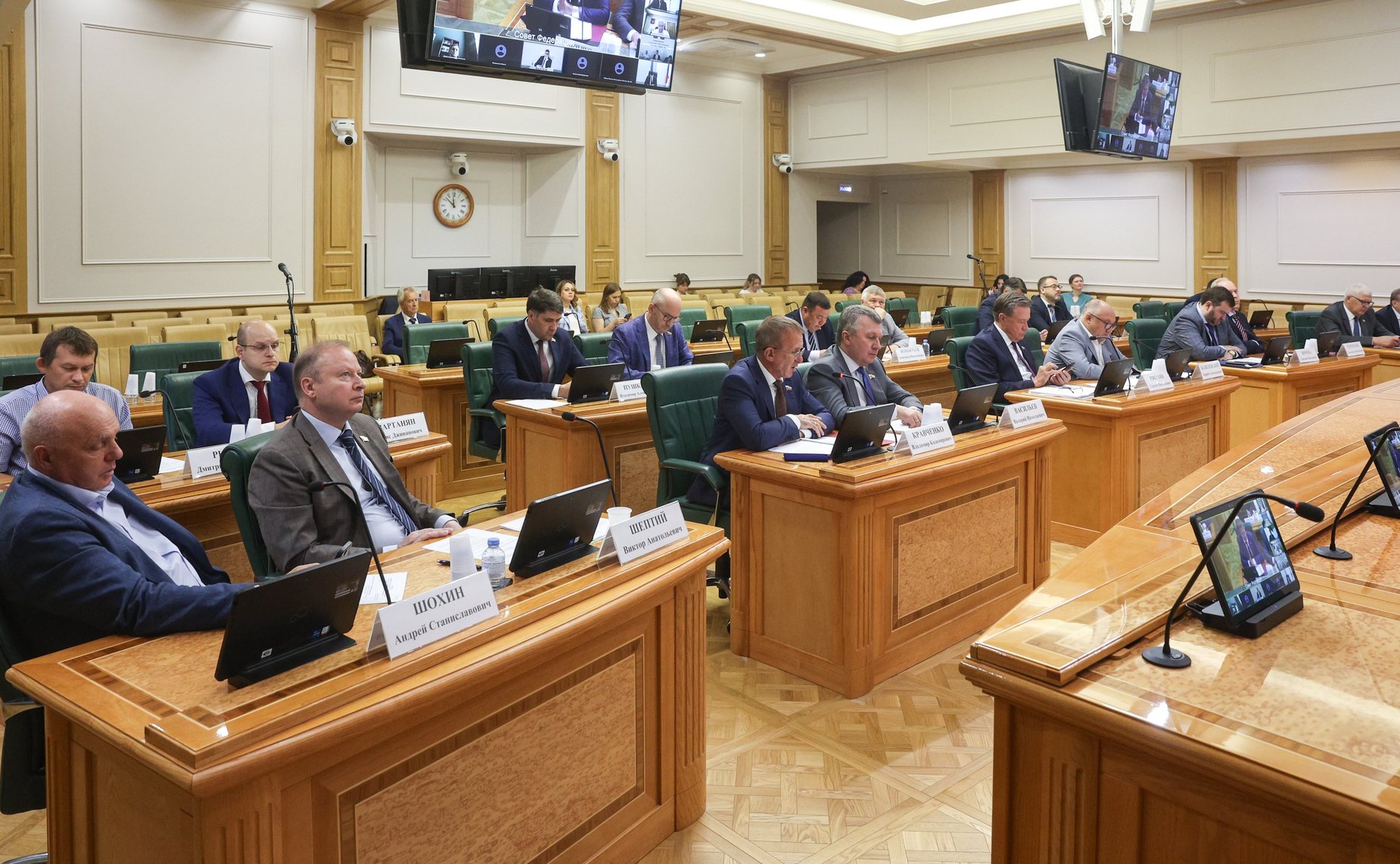 Заседание Совета по развитию транспортного комплекса в субъектах РФ при СФ на тему «О развитии сети аэропортов гражданской авиации в Российской Федерации (модернизация действующих и строительство новых)»