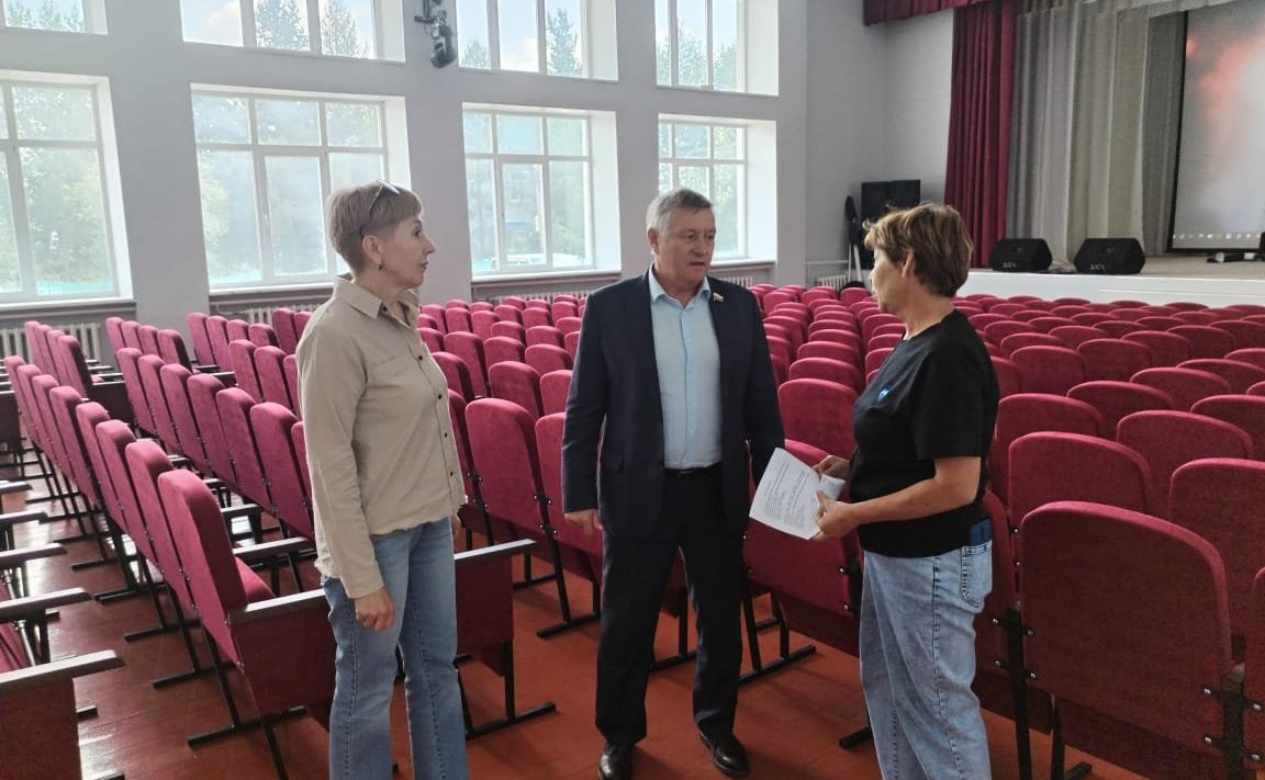 Сергей Михайлов в ходе работы в регионе посетил социальные объекты Кыринского района