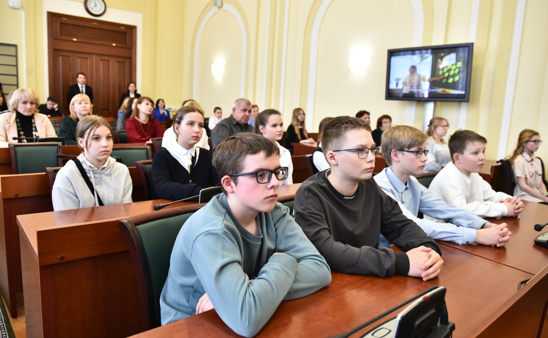 Первый заместитель Председателя Совета Федерации Андрей Яцкин принял участие в церемонии награждения победителей школьного регионального конкурса на знание темы органической продукции в Ярославской области