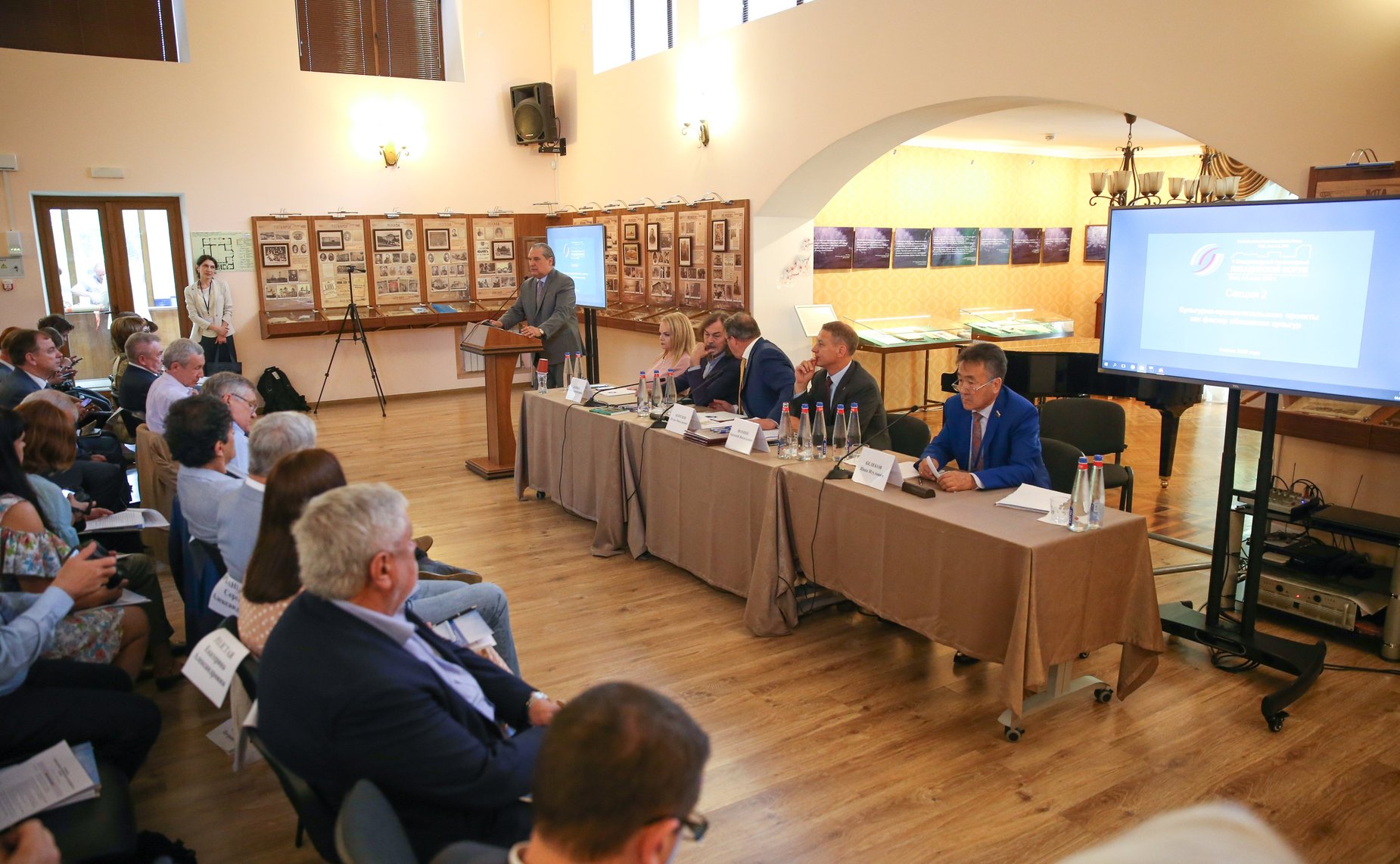 Заседание секции «Культурно-просветительские проекты как фактор сближения культур»