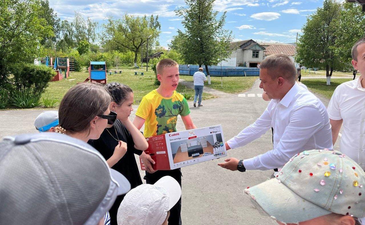 Айрат Гибатдинов по случаю празднования Международного Дня защиты детей посетил ряд детских социальных учреждений