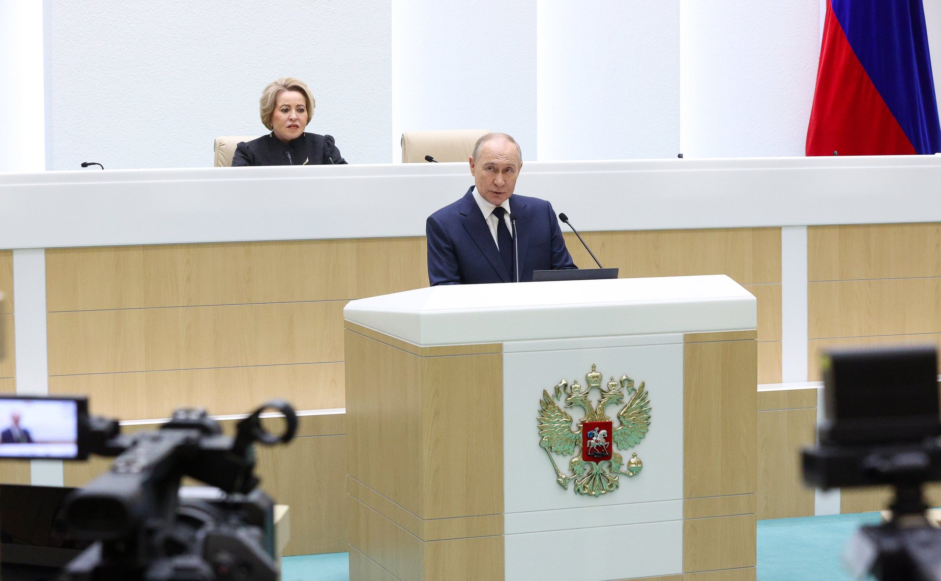 Президент Российской Федерации Владимир Путин выступил на заседании Совета Федерации, которое завершает осеннюю парламентскую сессию