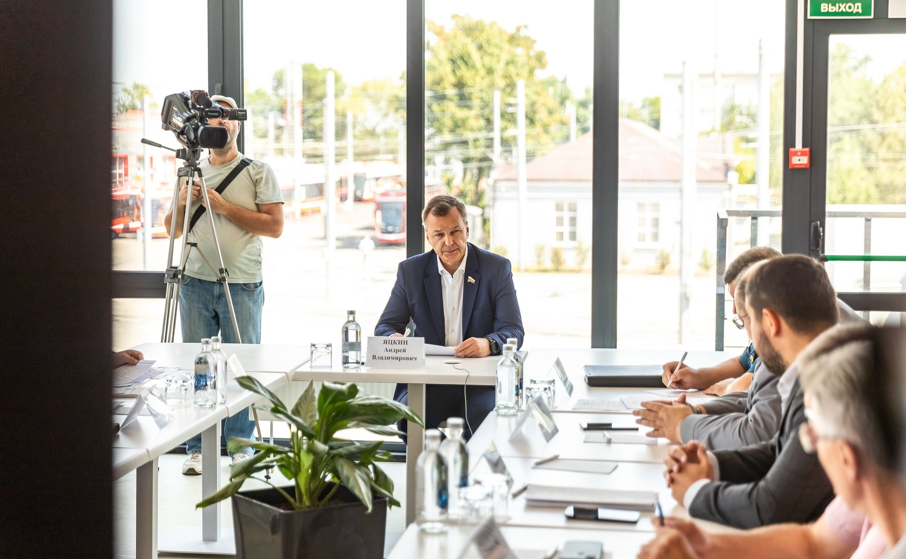 Первый заместитель Председателя СФ Андрей Яцкин в рамках рабочей поездки в Ростовскую область осмотрел объекты социальной и транспортной инфраструктуры и провел заседания рабочей группы по вопросам комплексного развития г. Таганрога