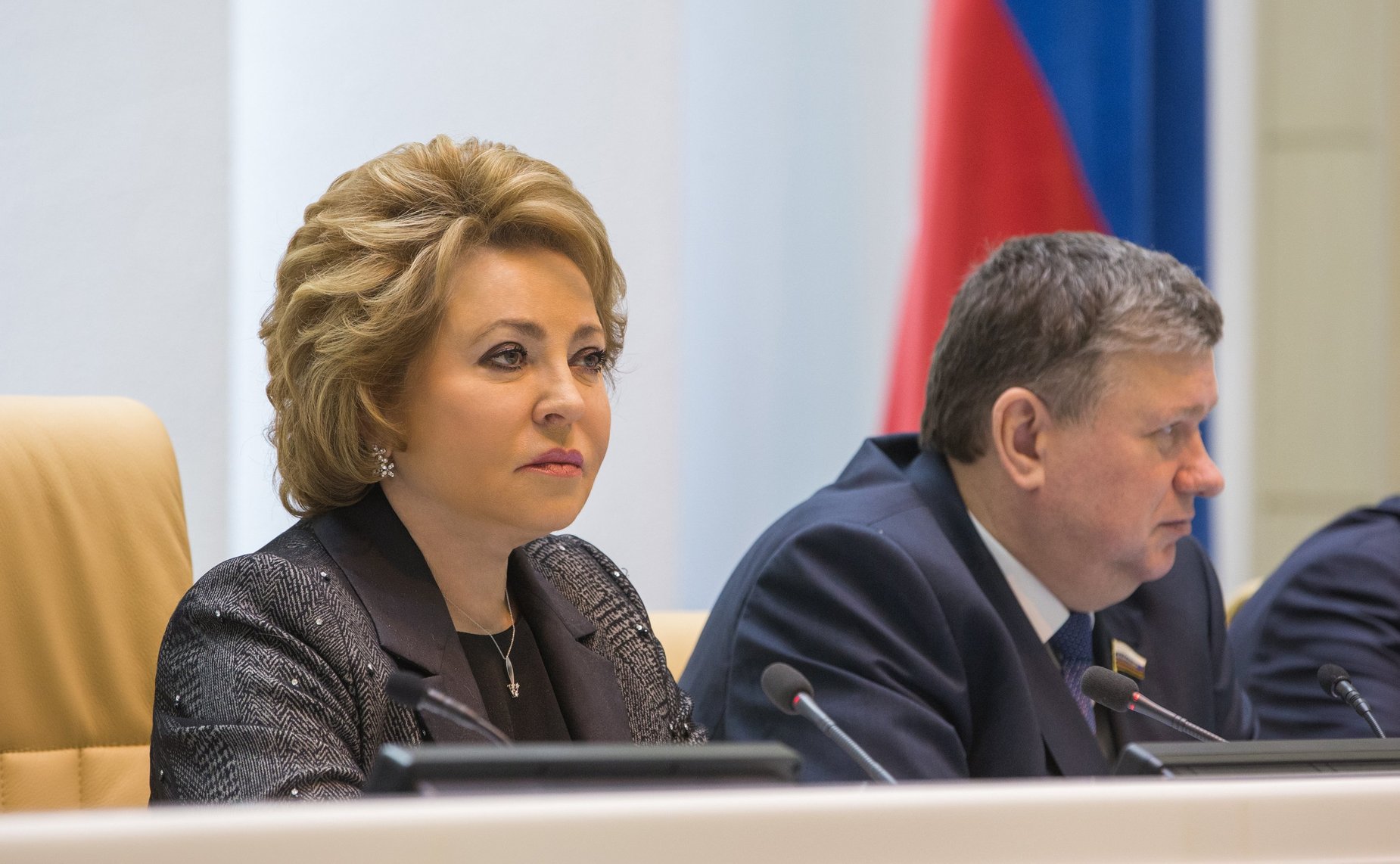 В. Матвиенко