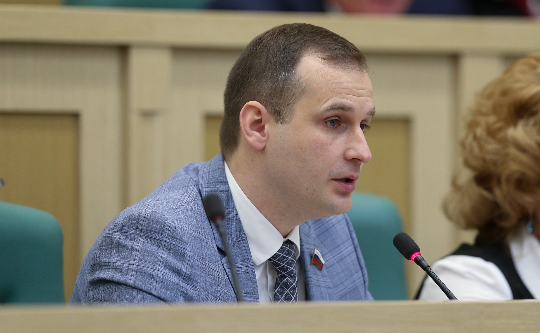 Сергей Леонов