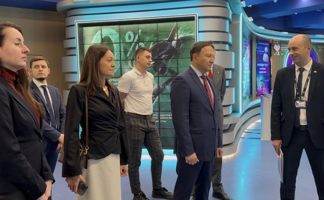 Александр Ролик посетил экспозицию «Дни регионов Дальнего Востока в Москве»