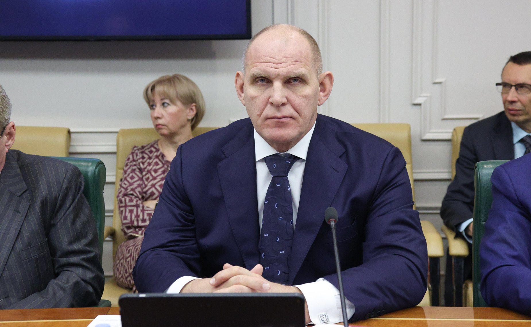 Александр Карелин