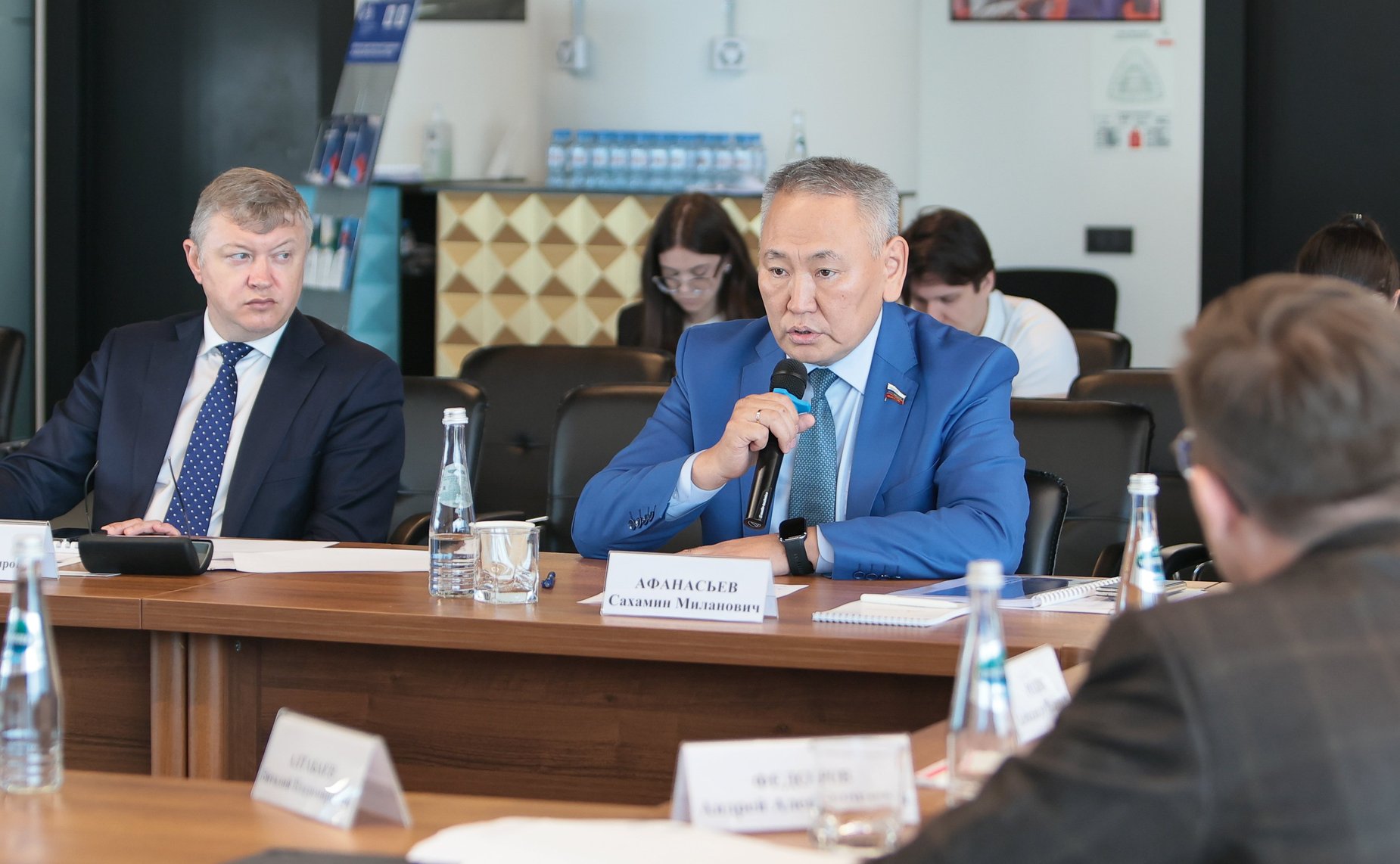 Александр Ролик и Виталий Алтабаев провели круглый стол по текущим вопросам развития лесного комплекса на Дальнем Востоке