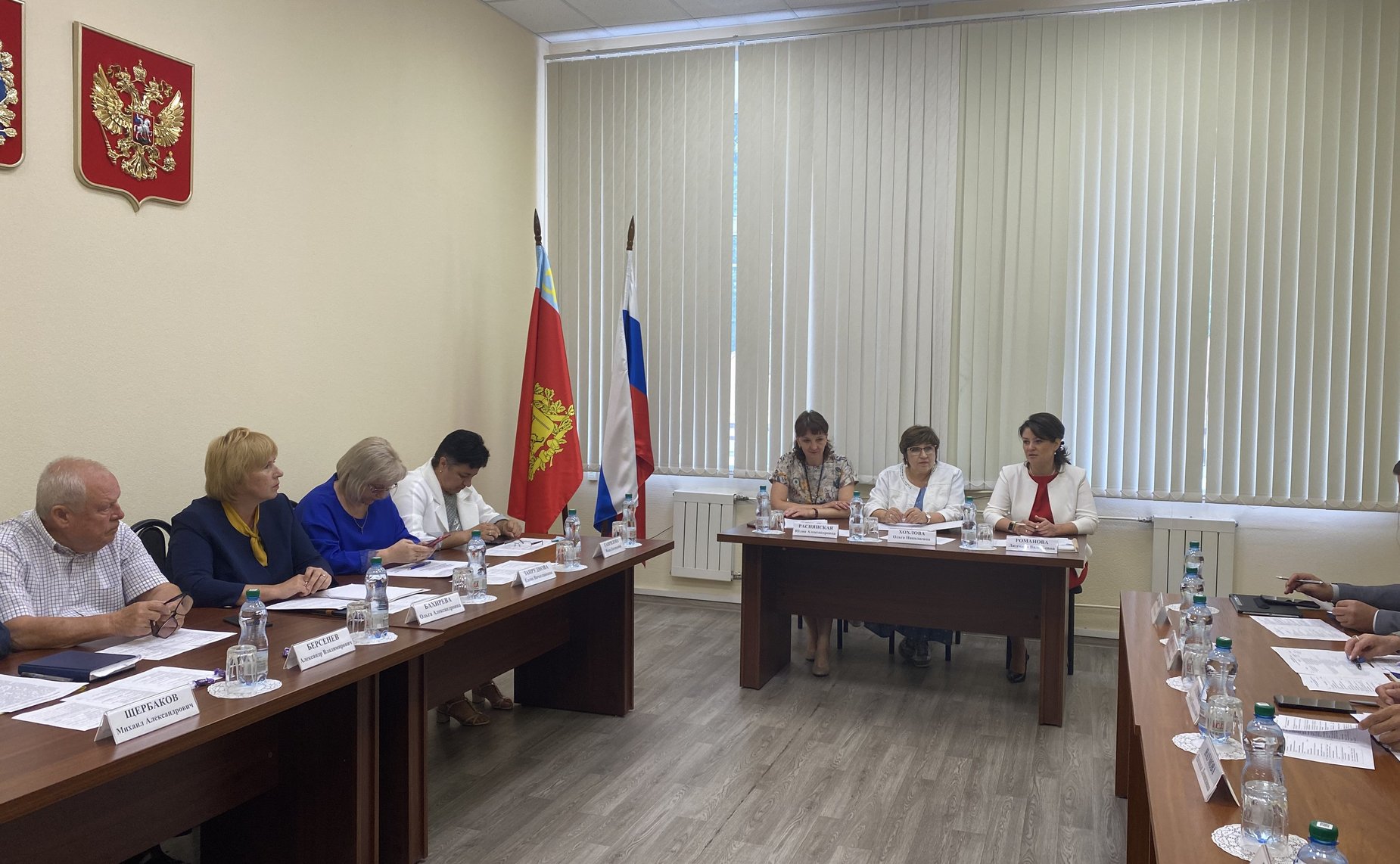 Ольга Хохлова в рамках работы в регионе приняла участие в «круглом столе», посвященном вопросам безопасности в образовательных учреждениях