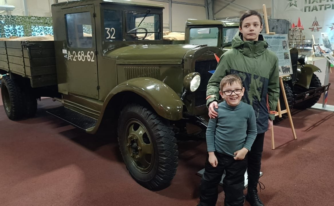 Оксана Хлякина исполнила новогоднее желание мальчика из Липецкой области