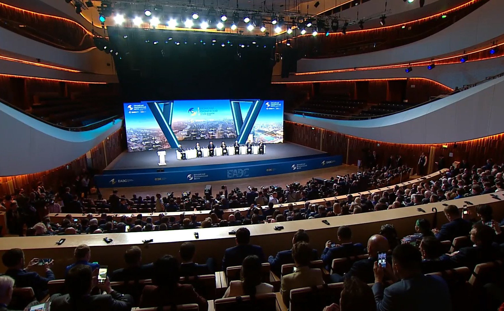 Николай Журавлев принял участие в пленарном заседании II Евразийского экономического форума