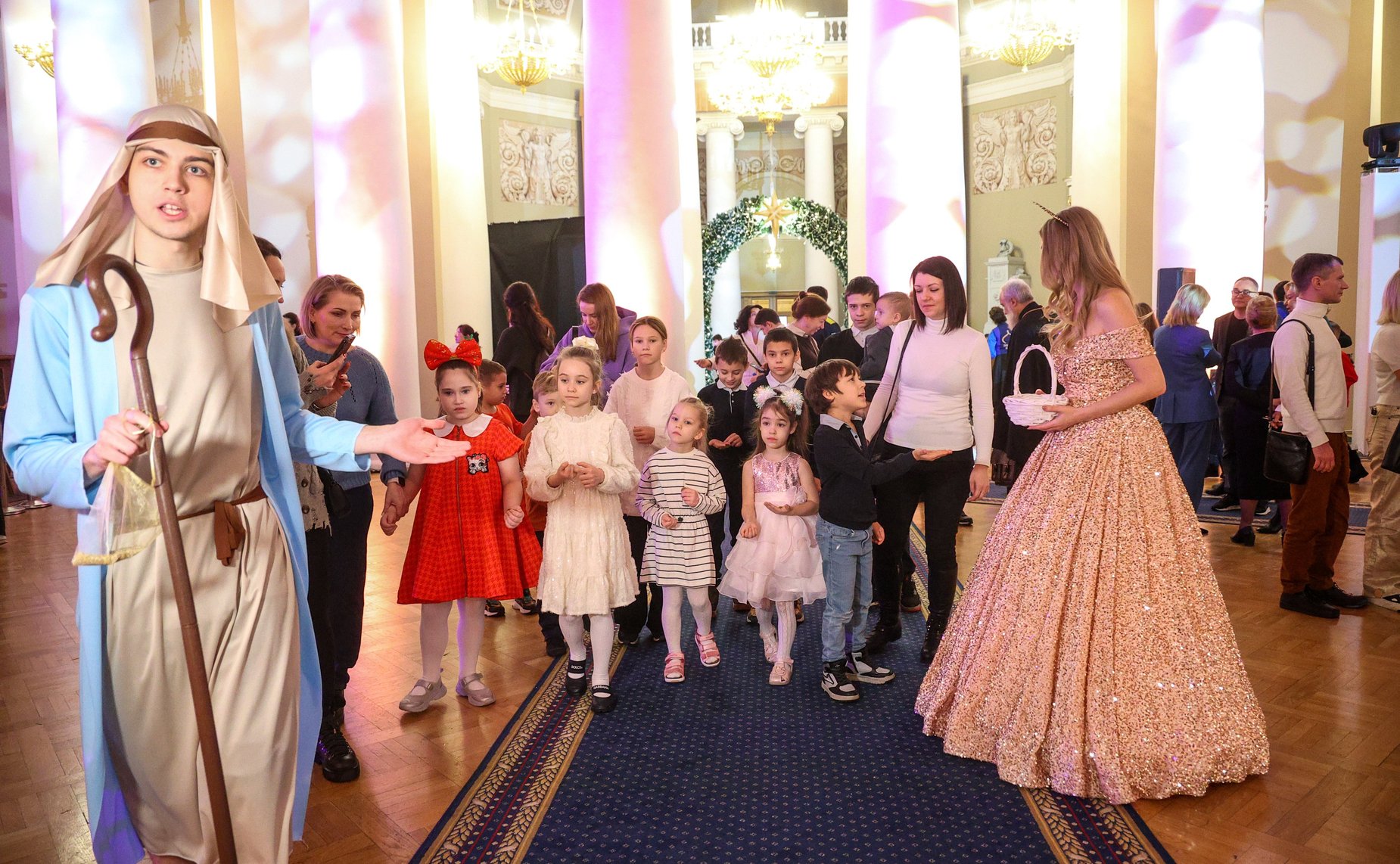 По инициативе Валентины Матвиенко в Таврическом дворце Санкт-Петербурга состоялась Рождественская ёлка для детей участников СВО