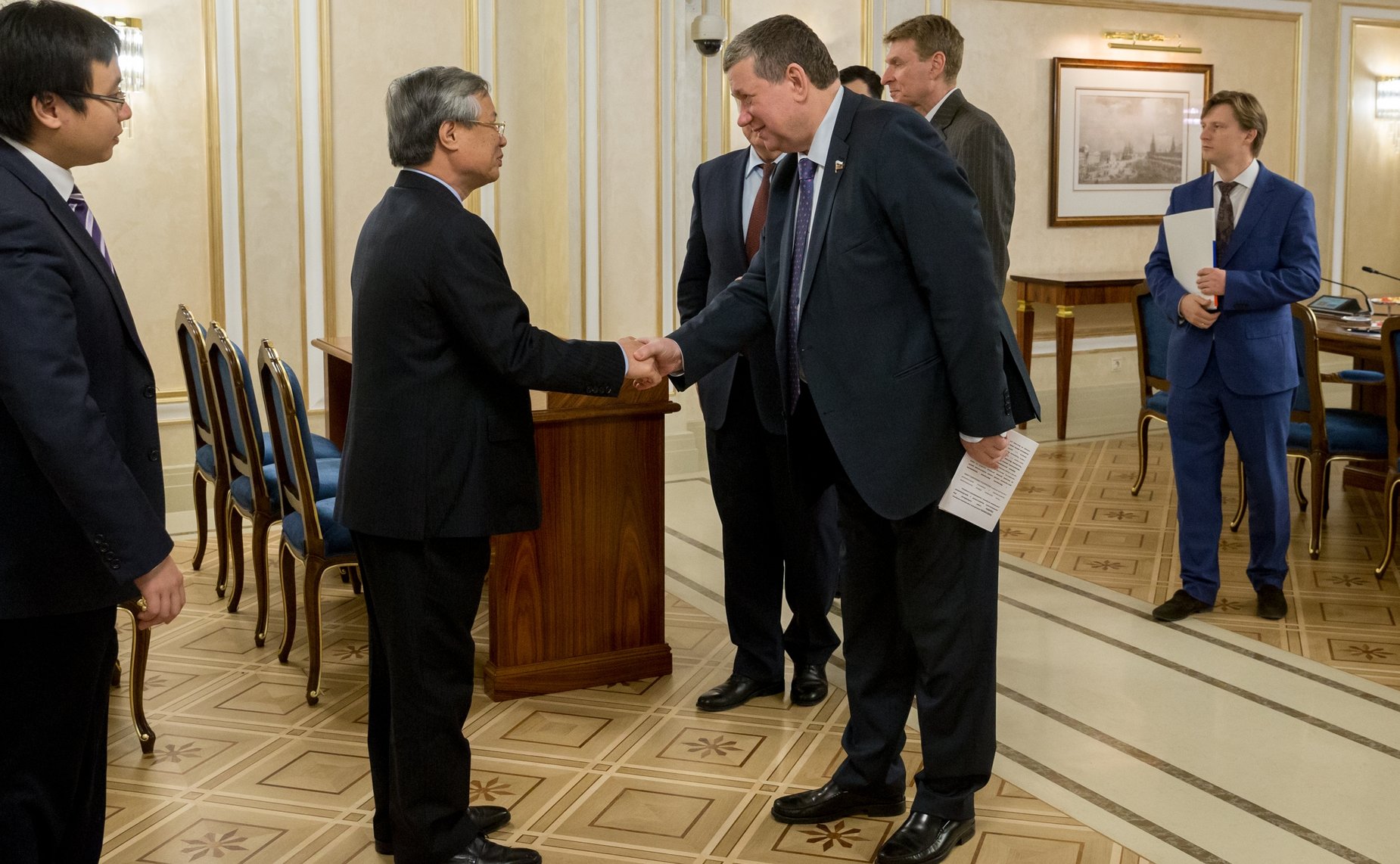 Встреча Е. Бушмина с членом Политбюро, постоянным секретарем, председателем Комиссии партийного контроля Центрального комитета Коммунистической партии Вьетнама Чан Куок Выонгом