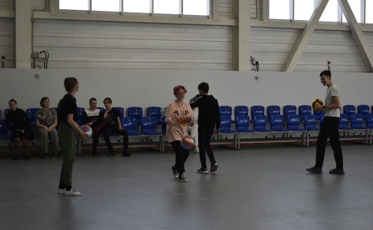 Татьяна Гигель в ходе рабочей командировки по региону побывала в только что сданной под ключ Усть-Коксинской средней школе имени Героя Советского Союза В.И. Харитошкина